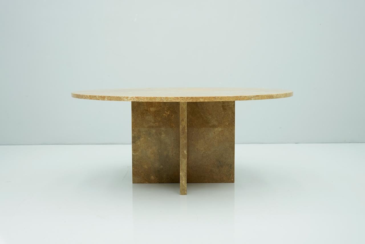 Circular brown marble coffee table, 1970s. Very good condition.