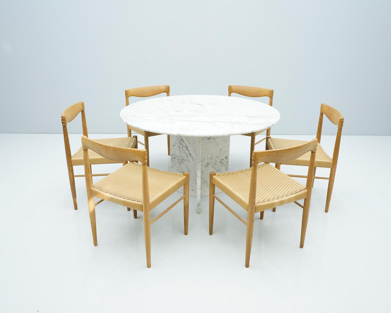 Circular Carrara Marble Dining Table, Italy, 1970s For Sale 1