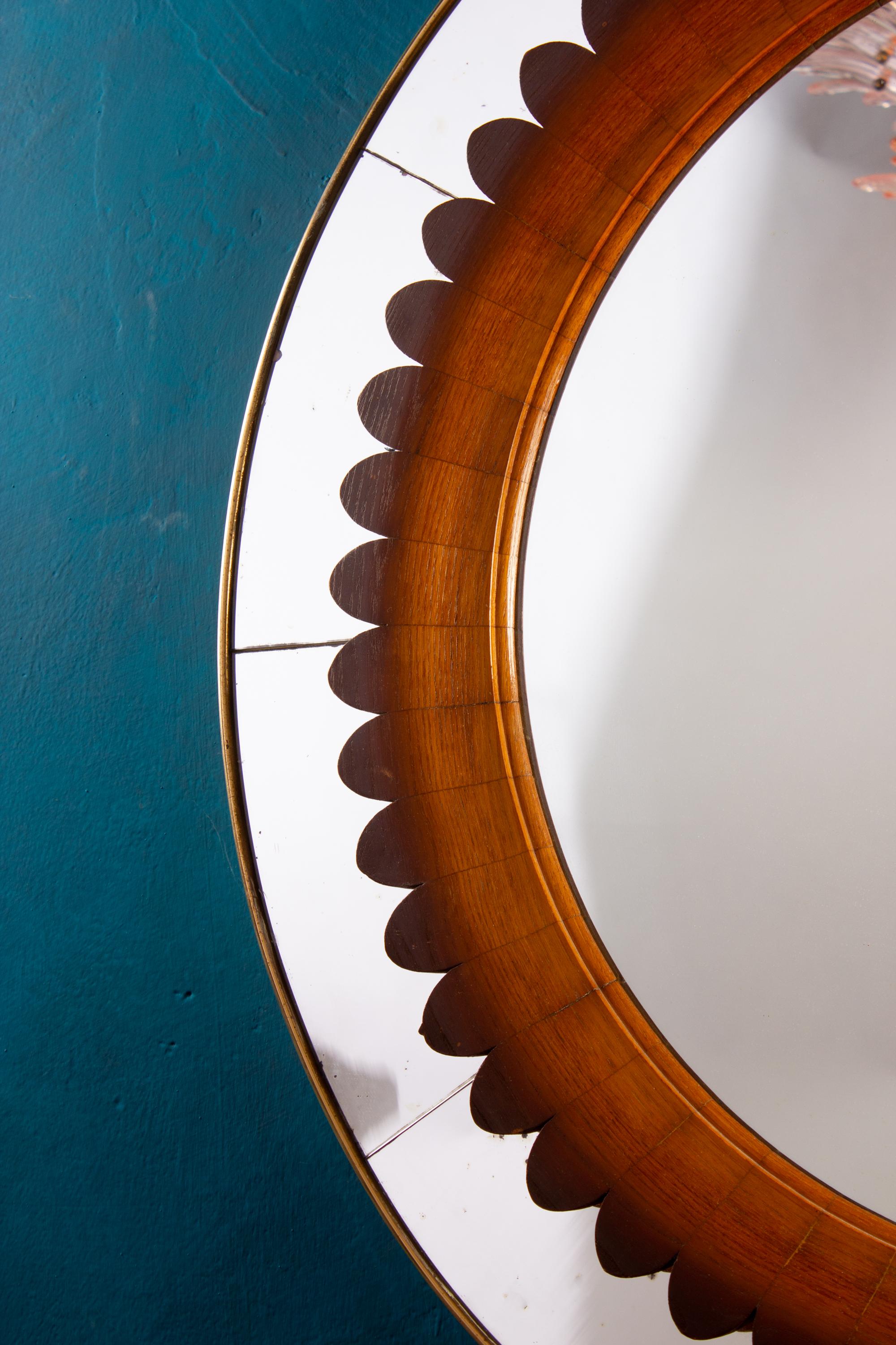 20th Century Circular Carved Walnut Wall Mirror by Fratelli Marelli, Italy, 1950'