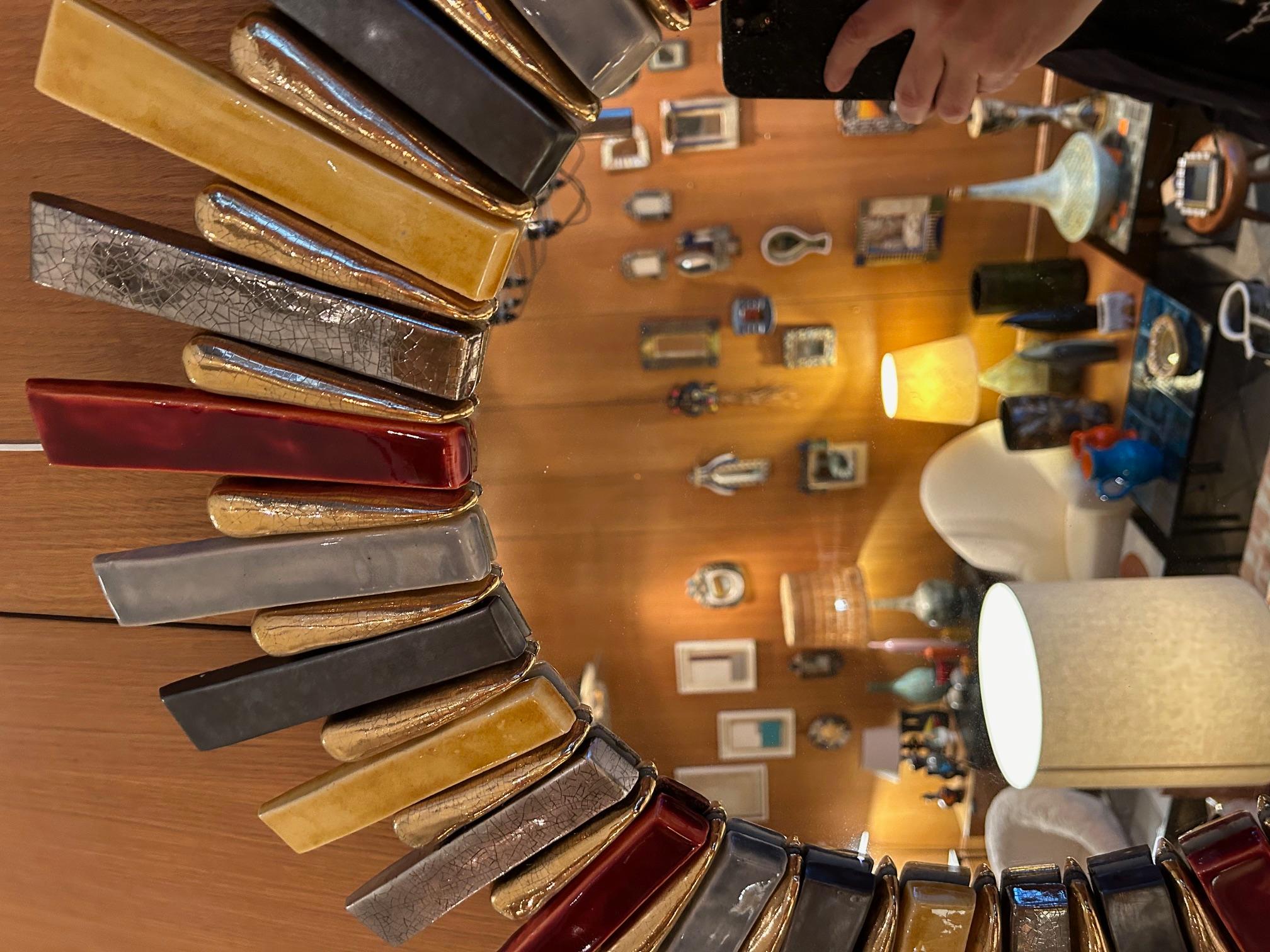 Moderne Miroir circulaire en céramique de Mithé Espelt en vente
