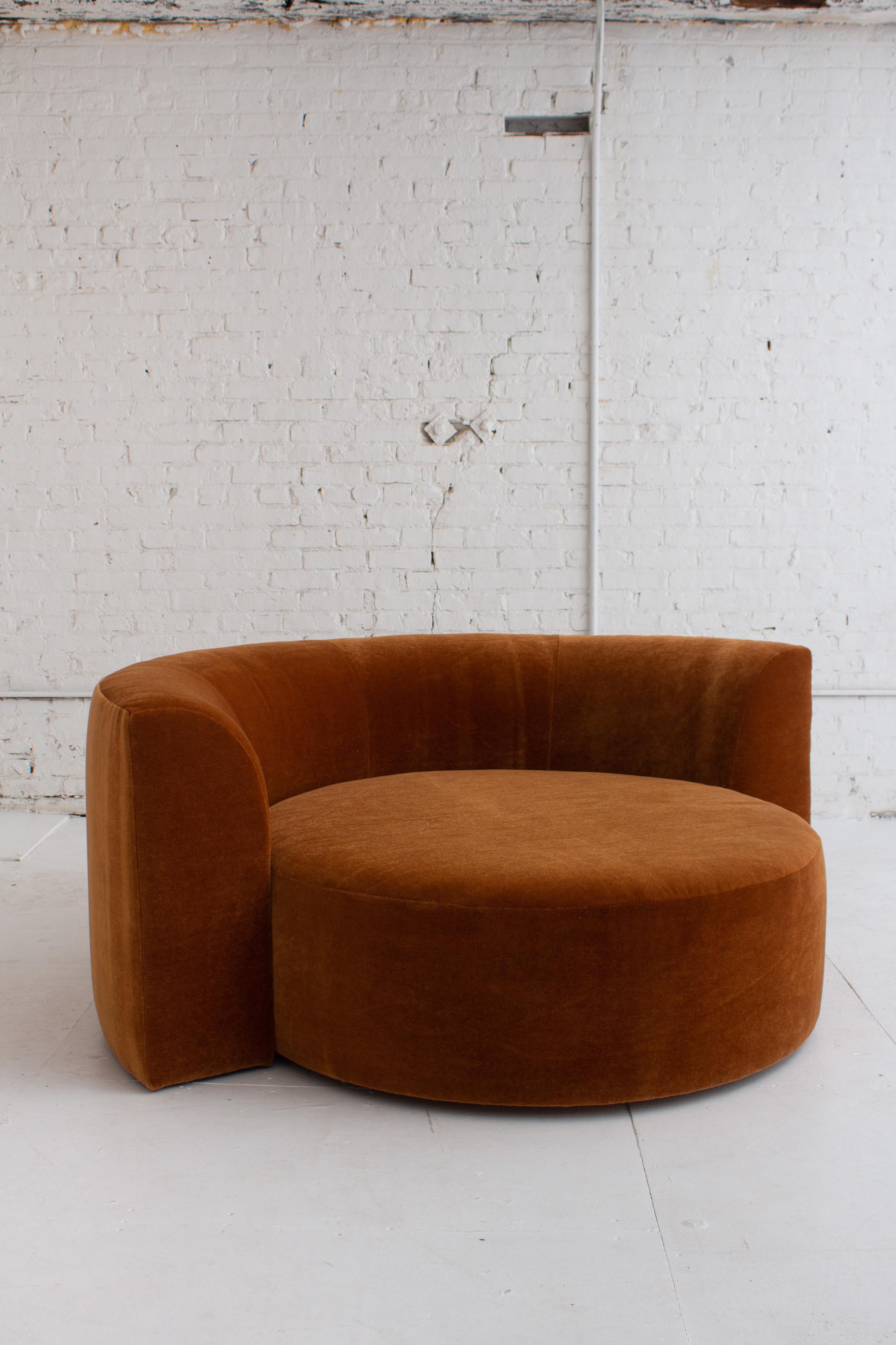 20th Century Circular Chaise Lounge in Mohair by Roger Rougier