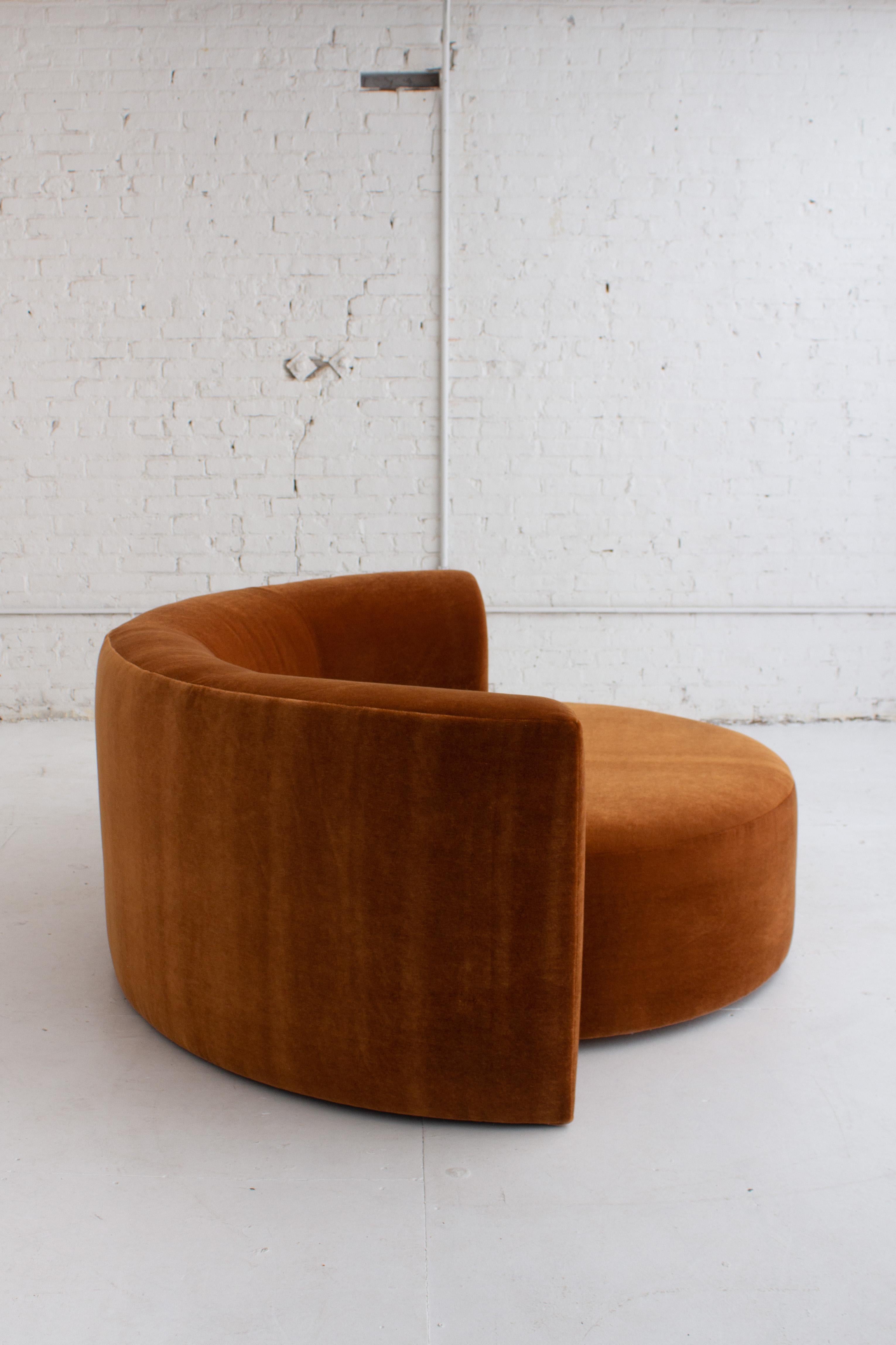 Circular Chaise Lounge in Mohair by Roger Rougier 1