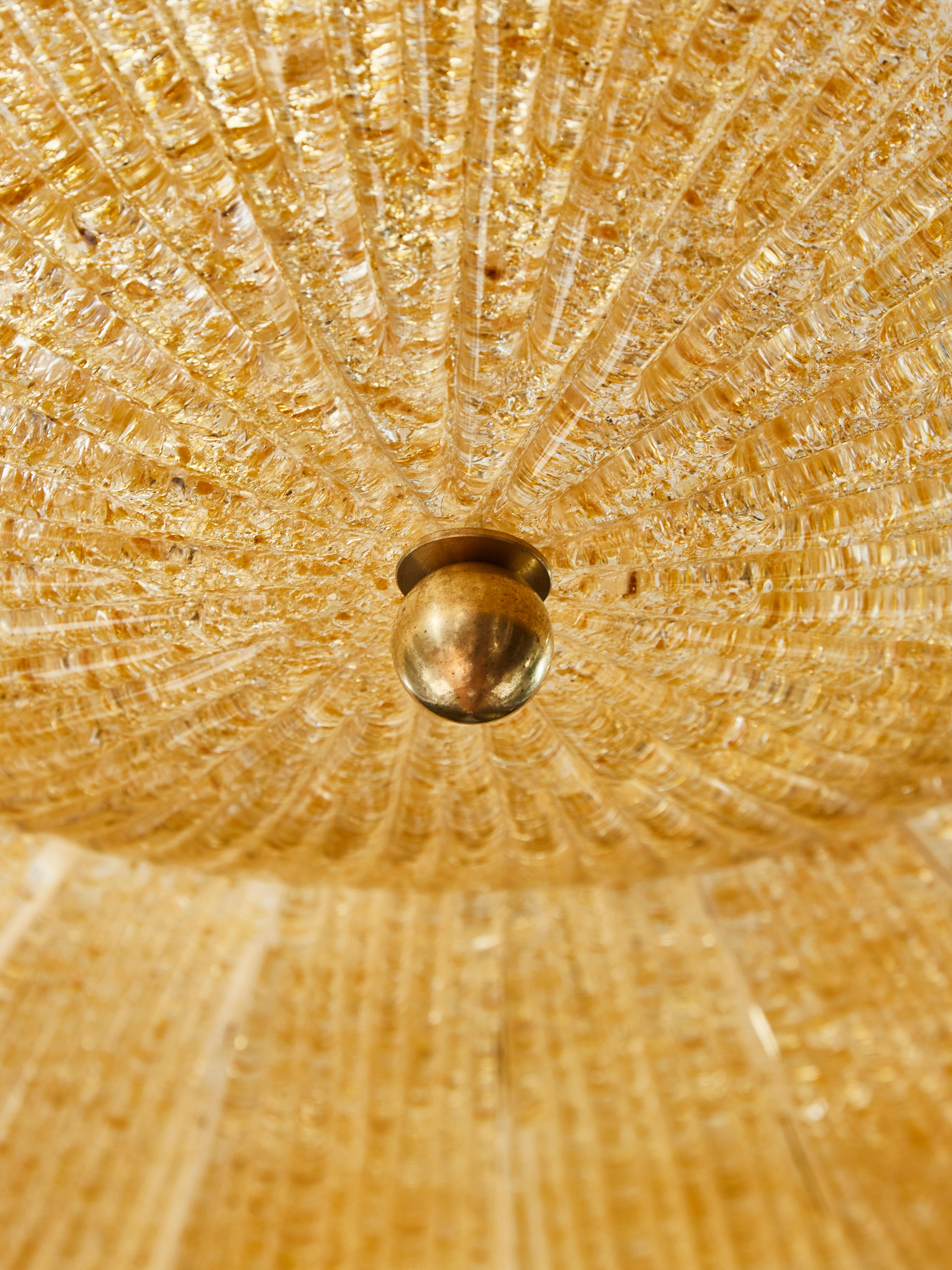 Mid-Century Modern Circular Chandelier in Murano Glass by Studio Glustin For Sale