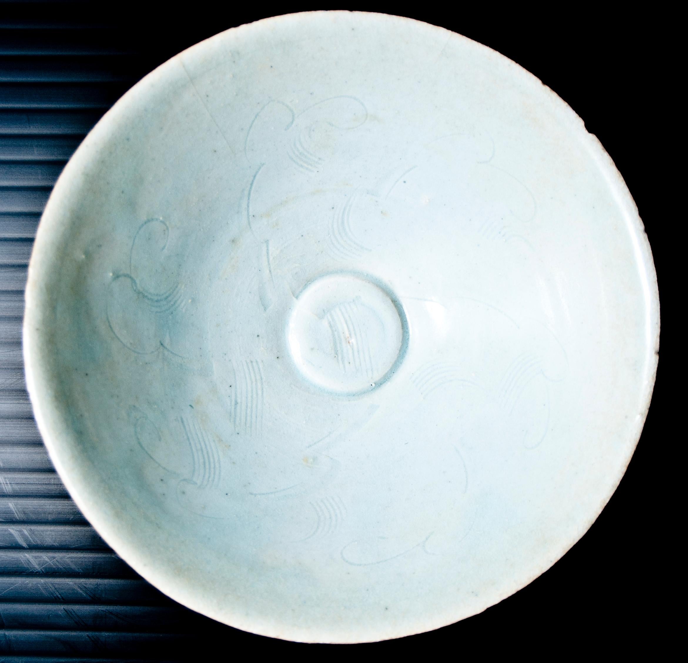 Runde chinesische Porzellanschale, Sung-Periode, 12.-14. Jahrhundert im Zustand „Gut“ im Angebot in Roma, IT