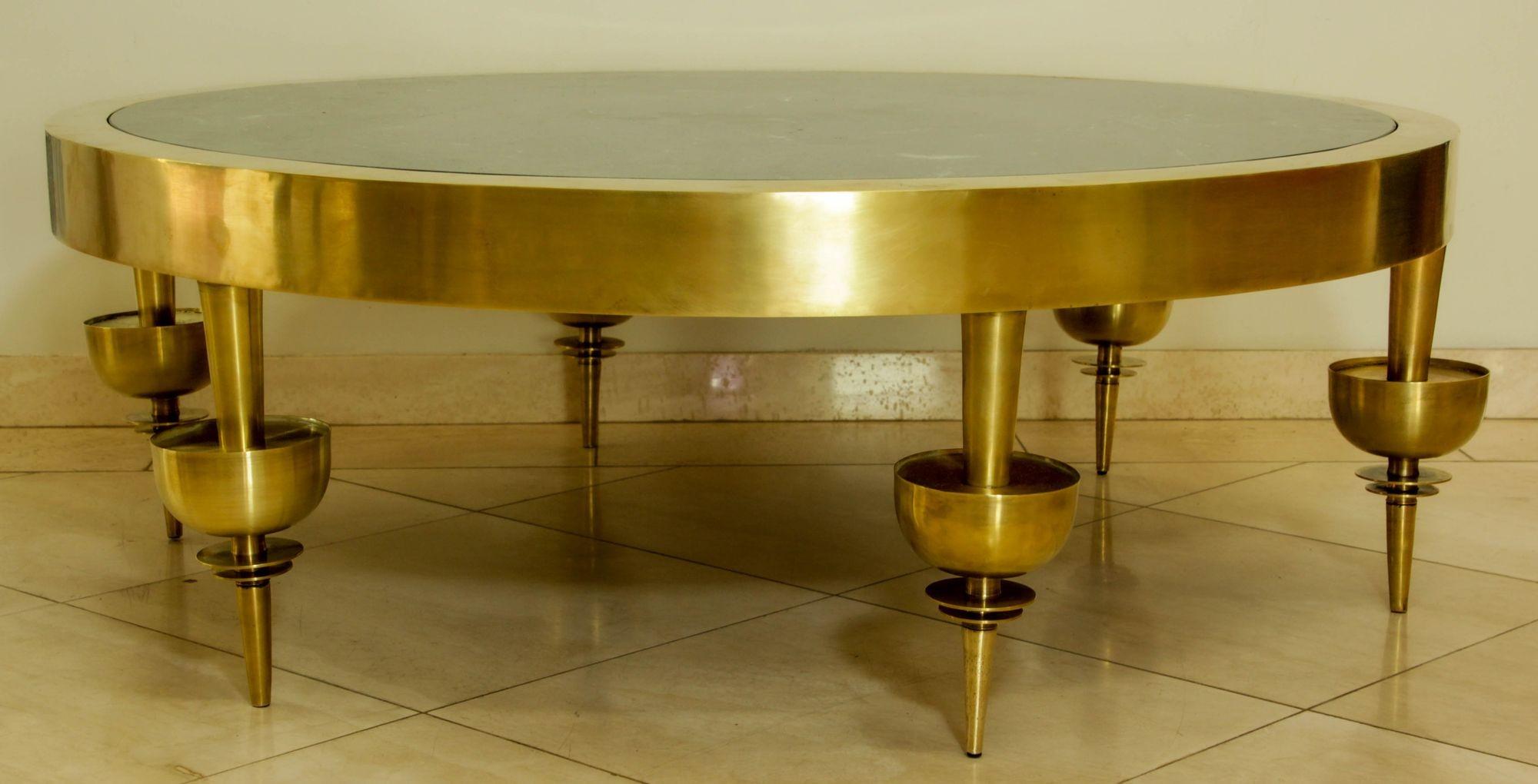 Américain Table basse de style Art déco moderniste en laiton avec plateau en marbre vert en vente
