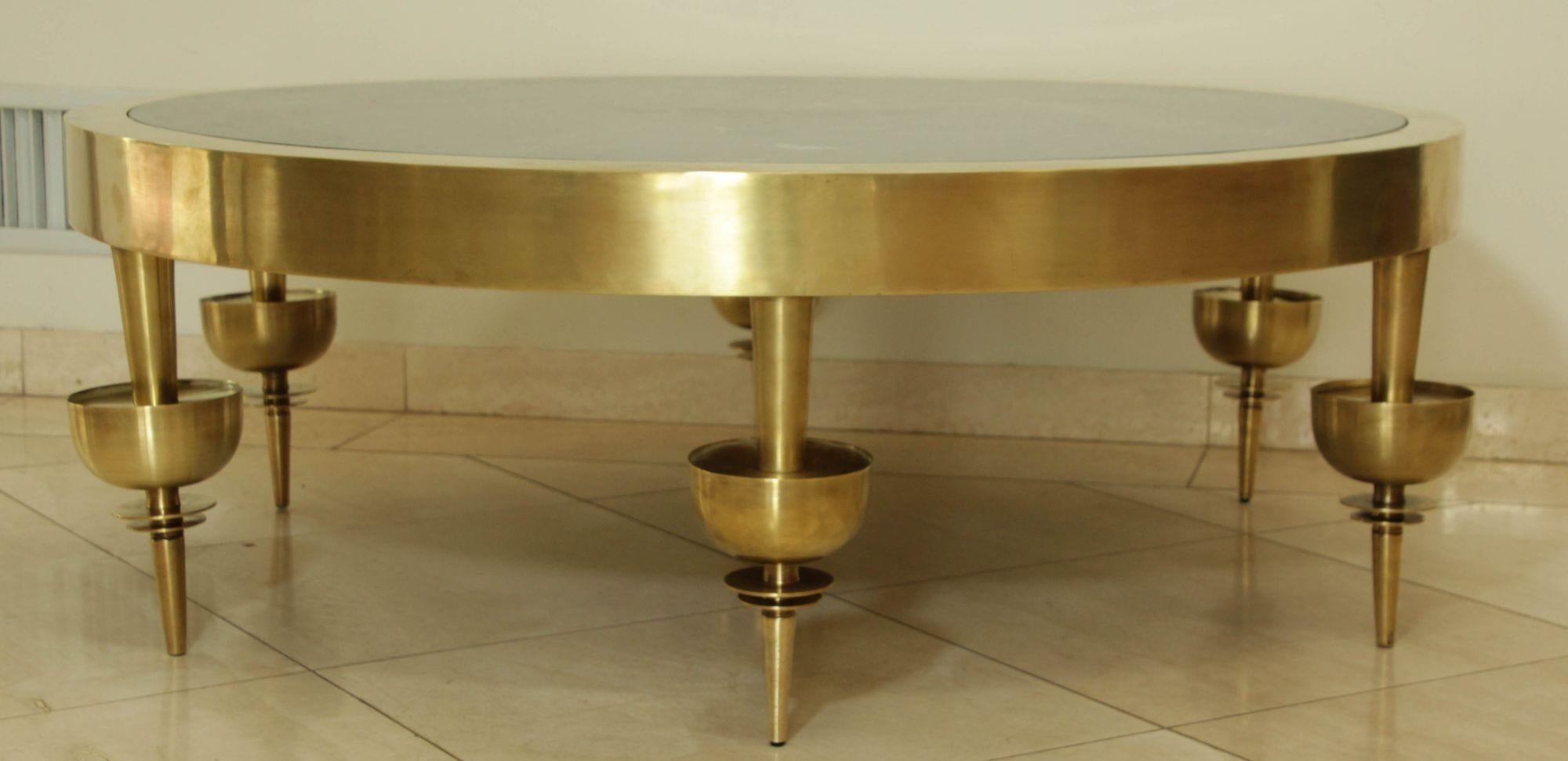 Table basse de style Art déco moderniste en laiton avec plateau en marbre vert Bon état - En vente à North Hollywood, CA