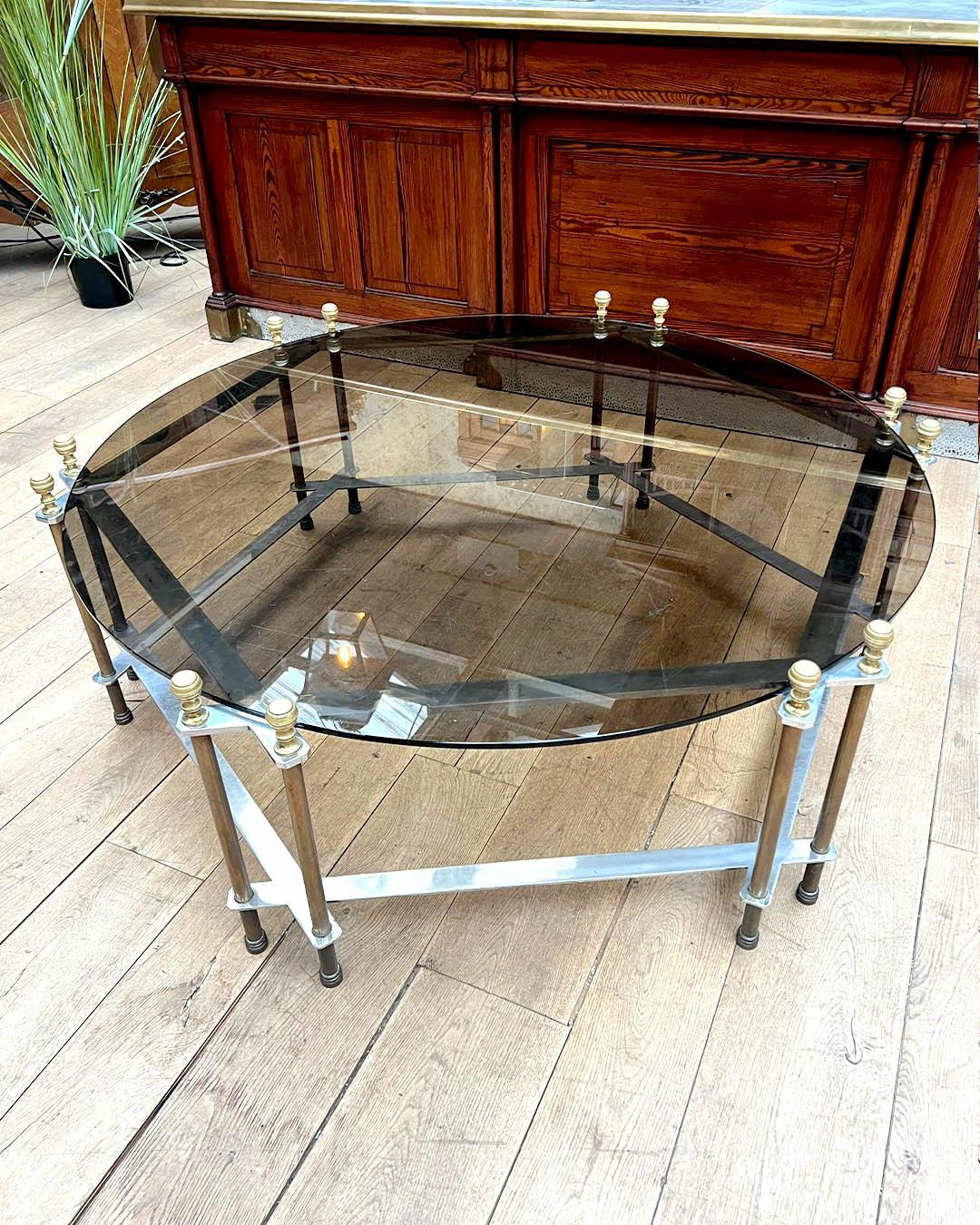 Circular Coffee Table in Smoked Glass and Gilt Bronze, 1970s For Sale 1