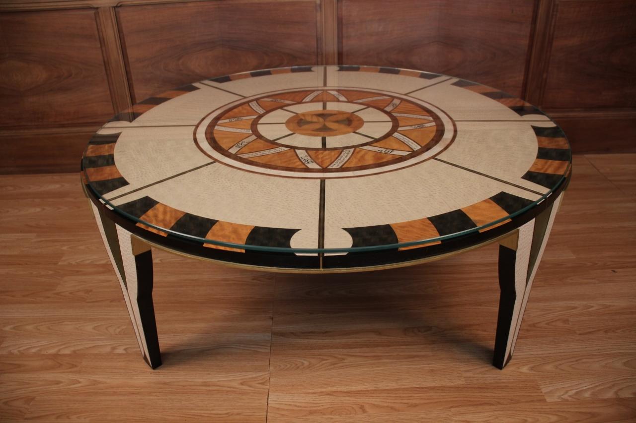Circular Coffee Table in the Style of Carlo Bugatti For Sale 1
