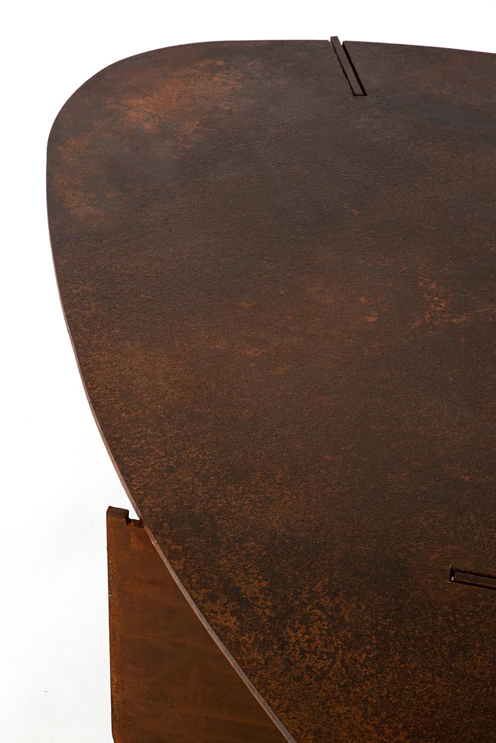 Moderne Table basse circulaire Unique Organic Rust Modern/Contemporary Corten Steel  en vente