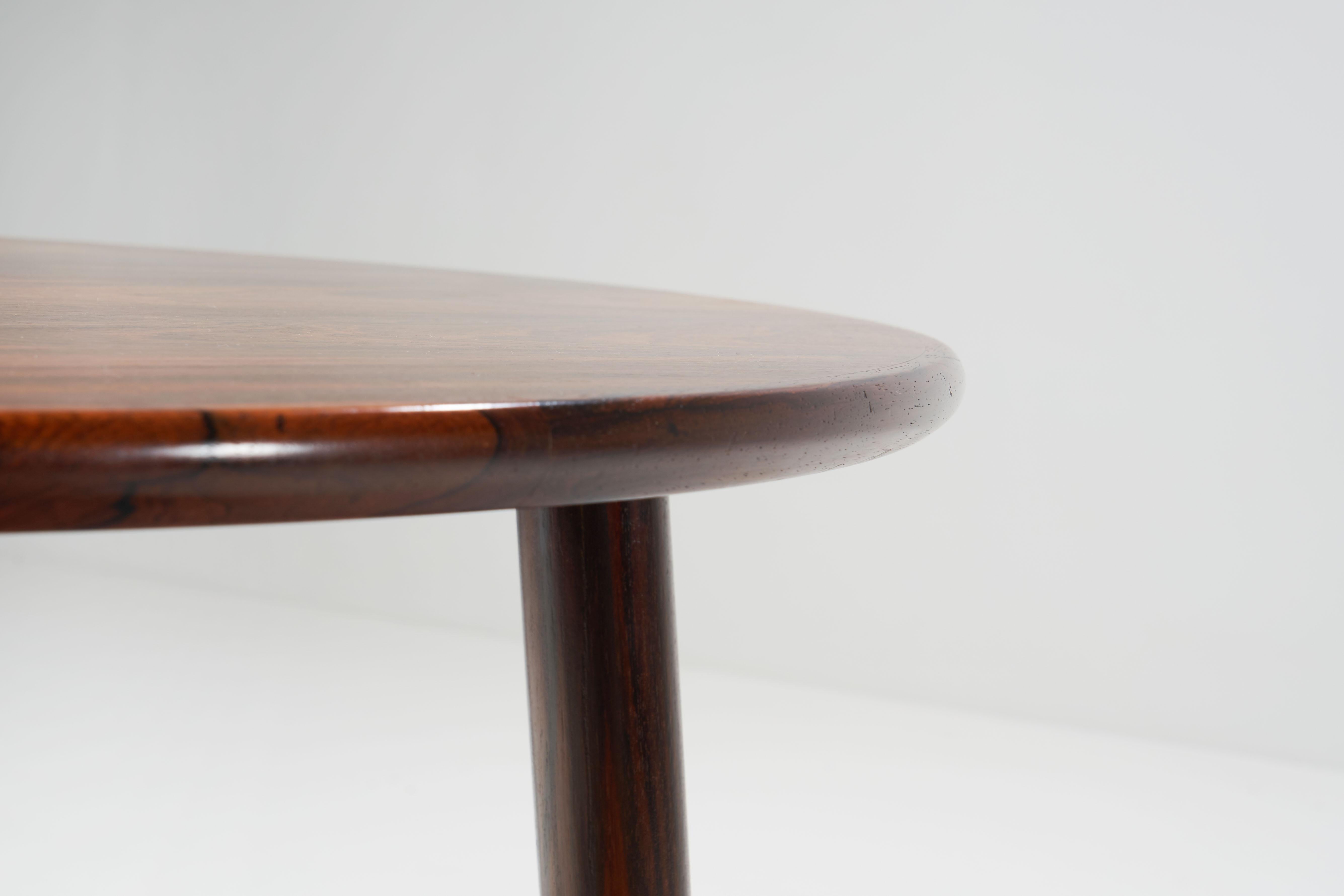 Circular Coffee Table with Slightly Tapered Legs, Denmark 1960s 7