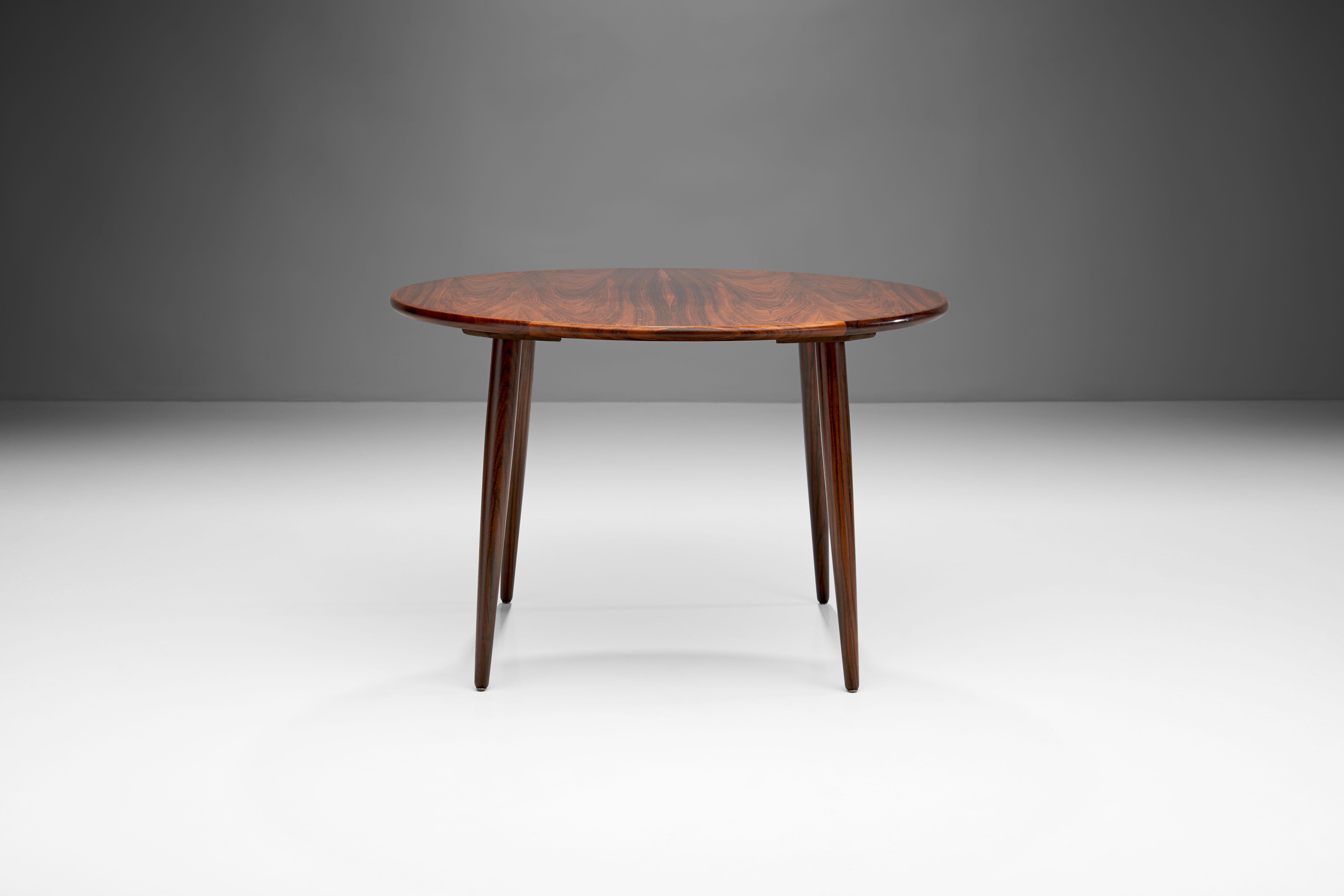 Danish Circular Coffee Table with Slightly Tapered Legs, Denmark 1960s
