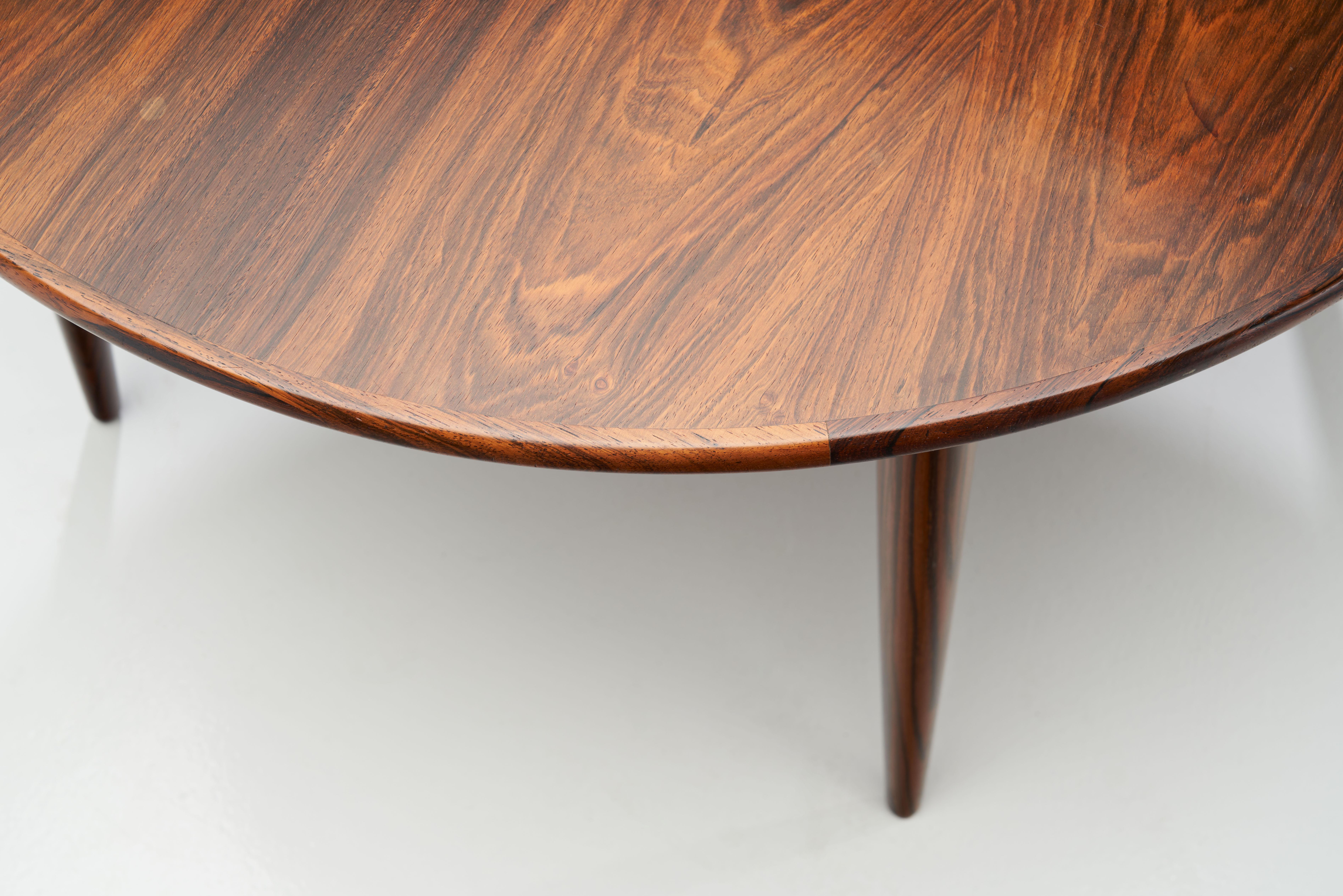 Wood Circular Coffee Table with Slightly Tapered Legs, Denmark 1960s