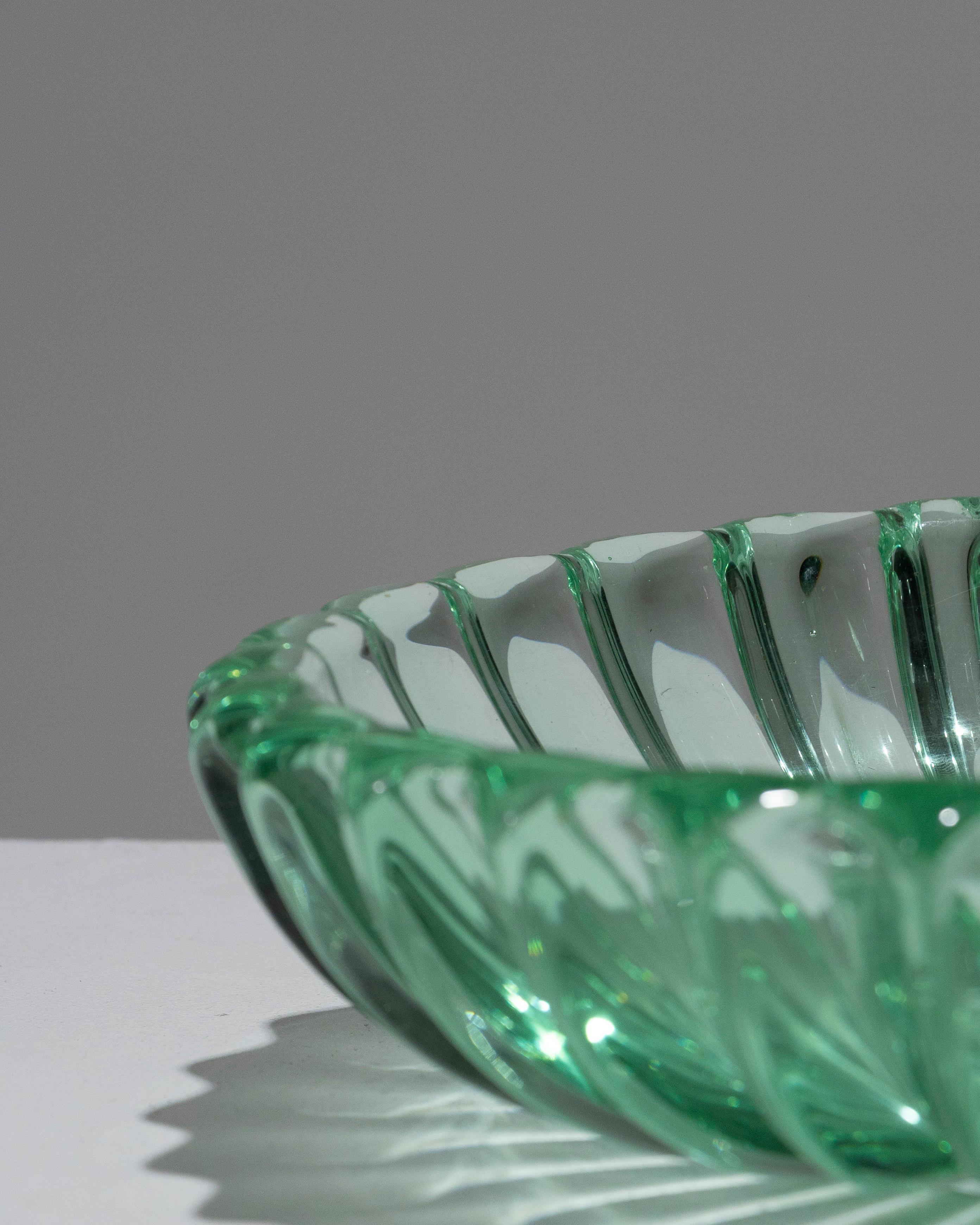 Circular Cut Crystal Bowl, 1930s For Sale 1