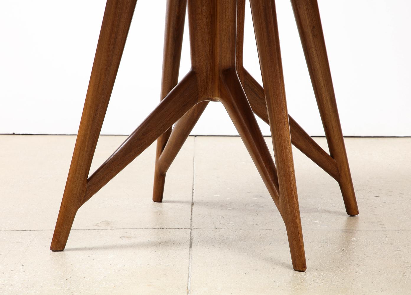 Circular Dining / Center Table In Good Condition In New York, NY