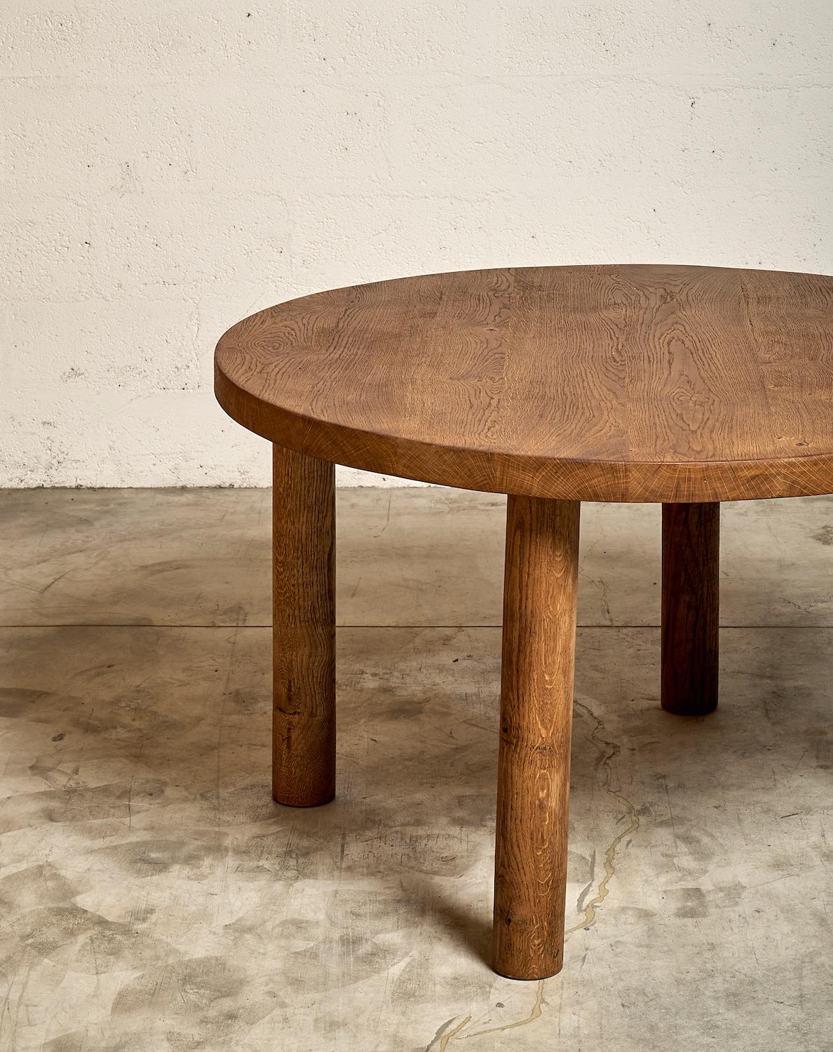 Mid-Century Modern Circular dining table in solid oak, France circa 1950 For Sale