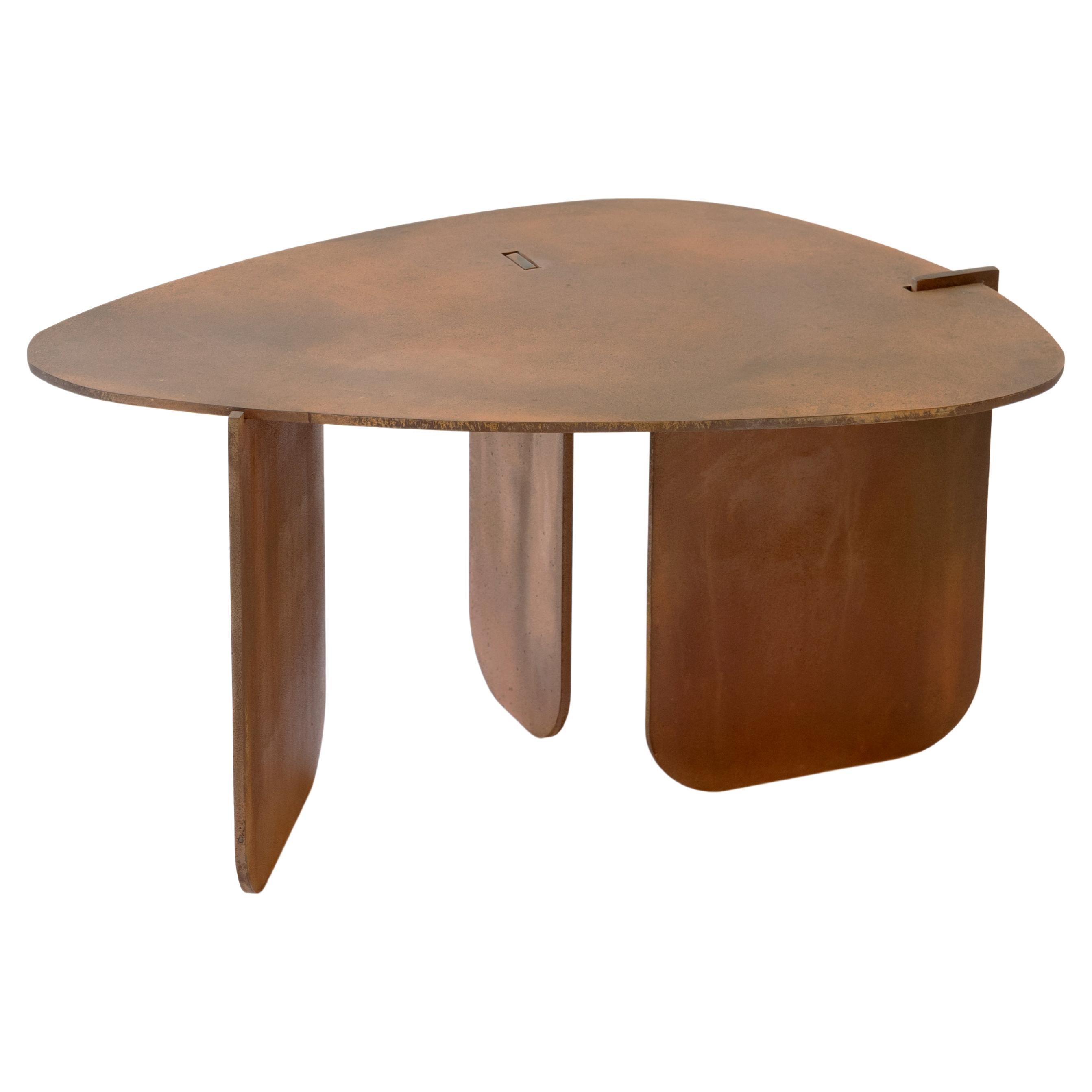 Table d'appoint circulaire Unique Organic Rust Modern/Contemporary Acier ciré  en vente