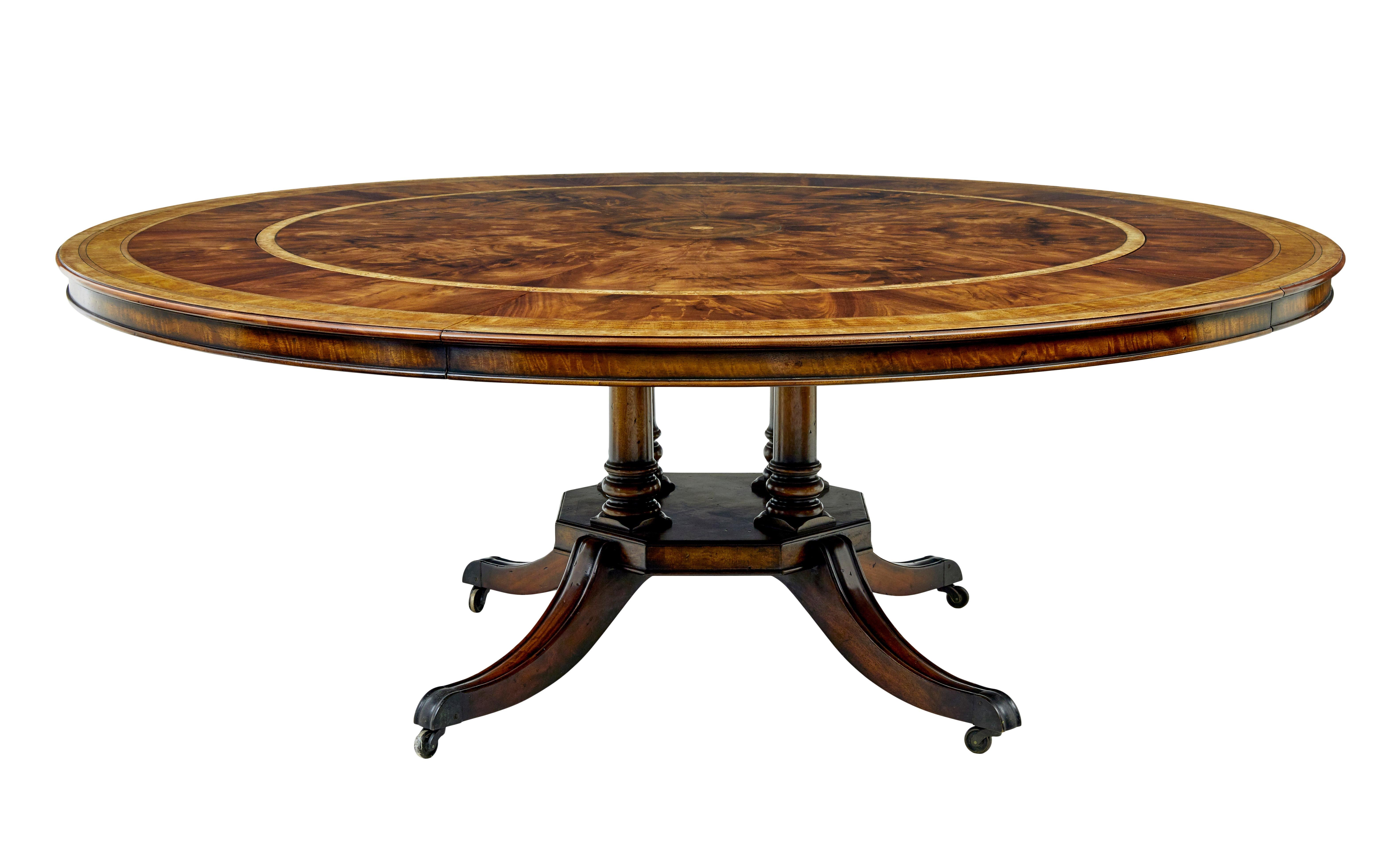 Table de salle à manger jupe circulaire à rallonge avec détails en ronce en vente 4