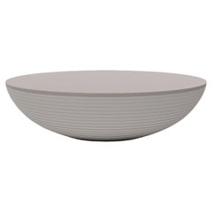 Mesa grande circular de fibra de Piegatto, una mesa de centro escultural