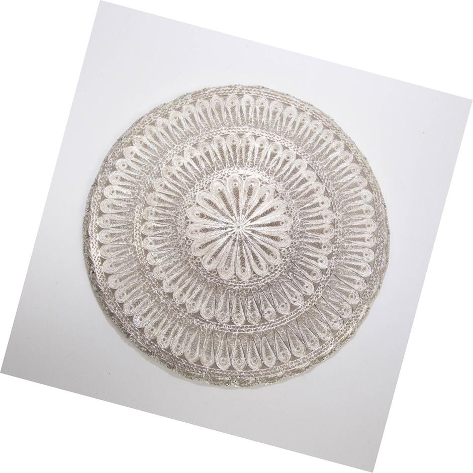 Circular Filigree Solid Silver Serving Tray In Excellent Condition In Montreal, QC