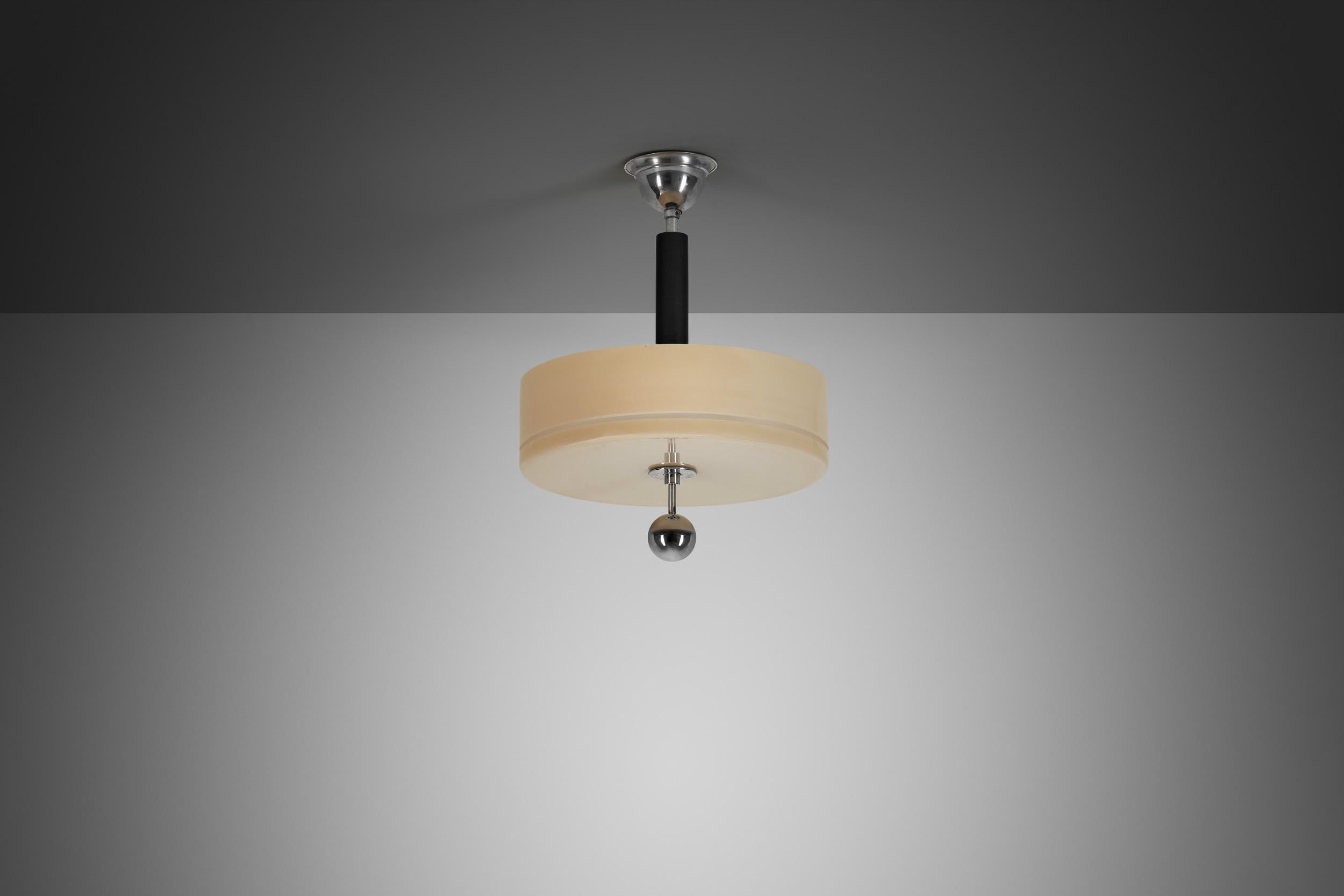 Plafón Circular de Cristal con Metal Cromado y Madera Ebonizada, Europa Años 30 Art Decó en venta