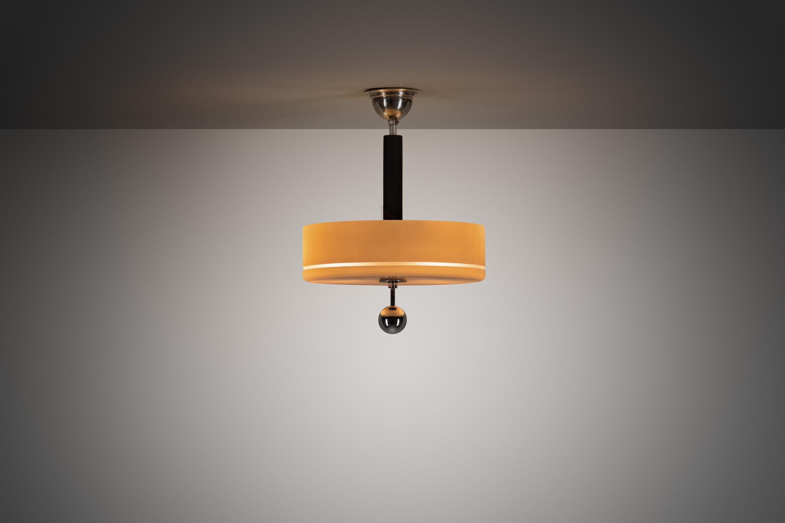Plafón Circular de Cristal con Metal Cromado y Madera Ebonizada, Europa Años 30 mediados del siglo XX en venta