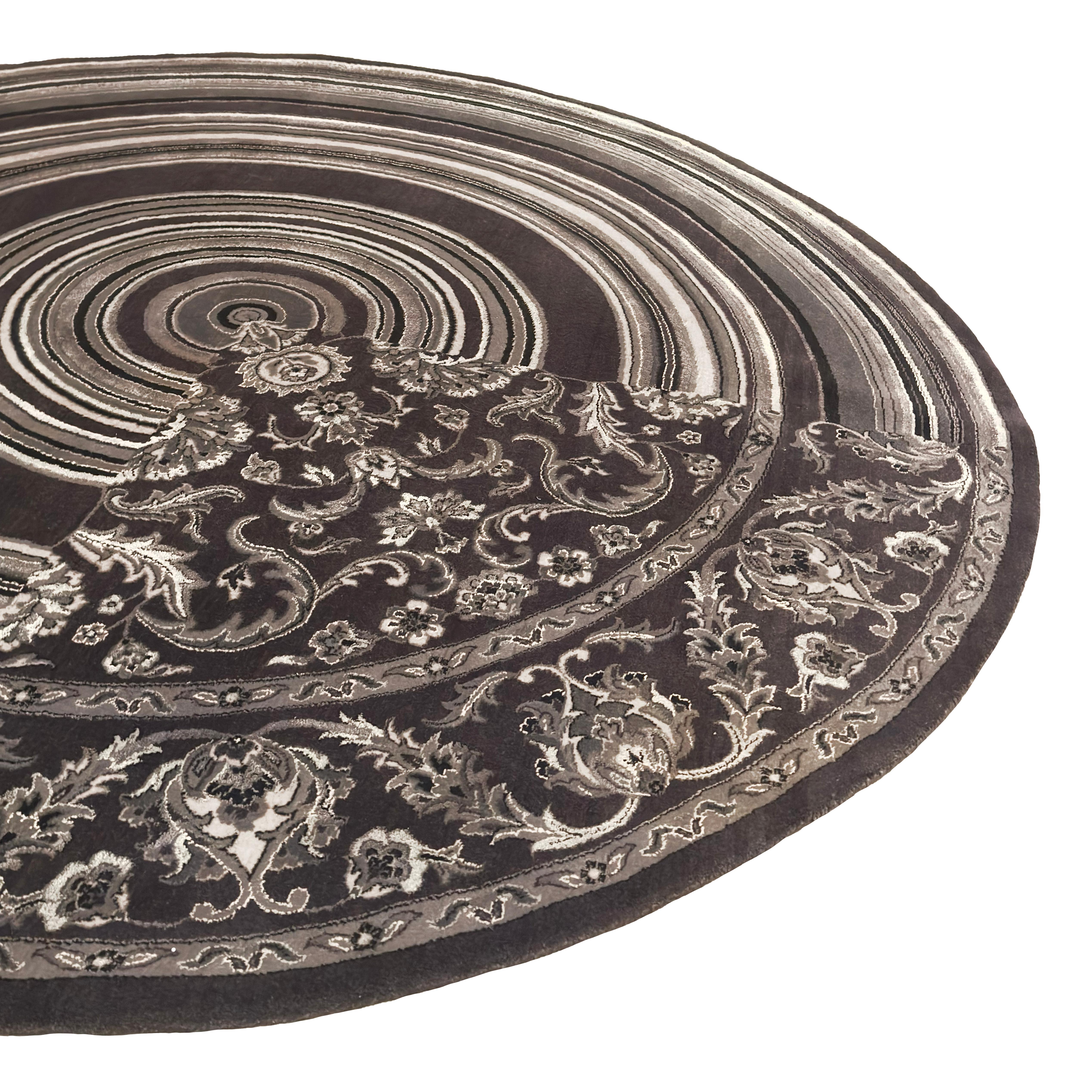 Tapis circulaire en laine gris et blanc noué à la main par Richard Hutten, 2010 Bon état - En vente à Glasgow, GB