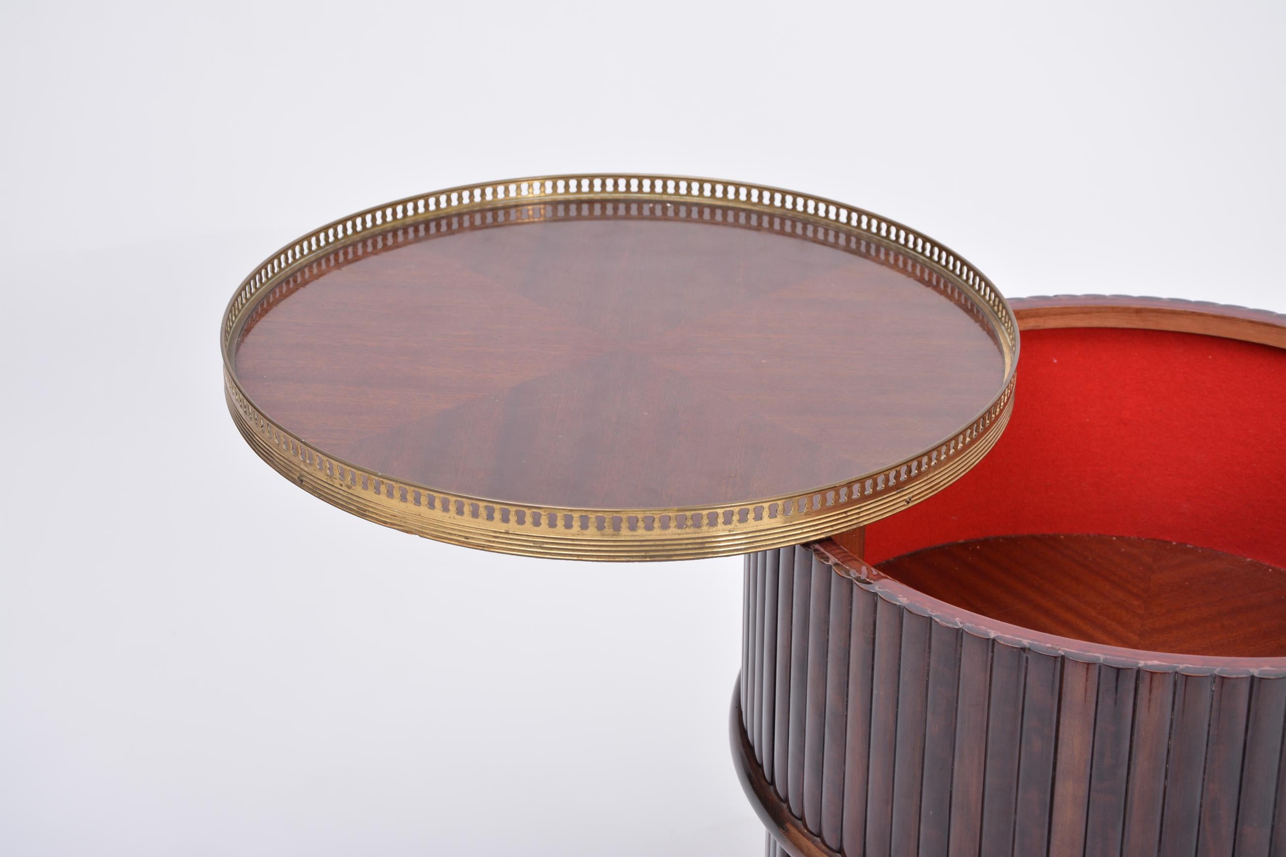 20th Century Circular Italian Mid-Century Bar Cabinet with Sliding Doors and Swiveling Tray