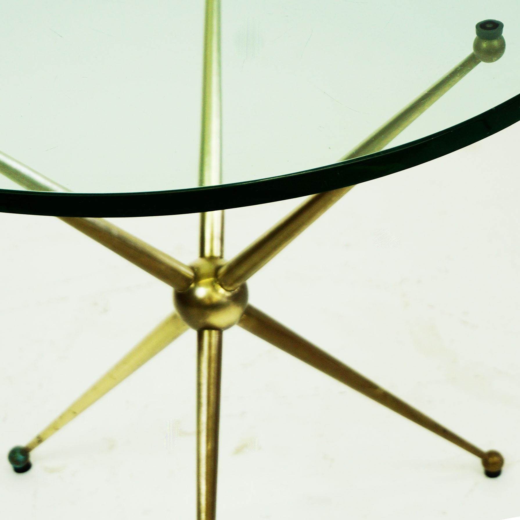 Circular Italian Midcentury Brass and Glass Coffee Table For Sale 2