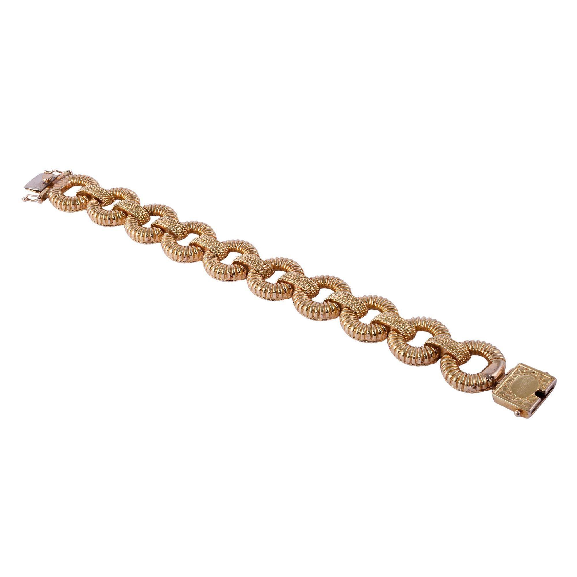 Women's Circular Link 18K Gold Bracelet For Sale