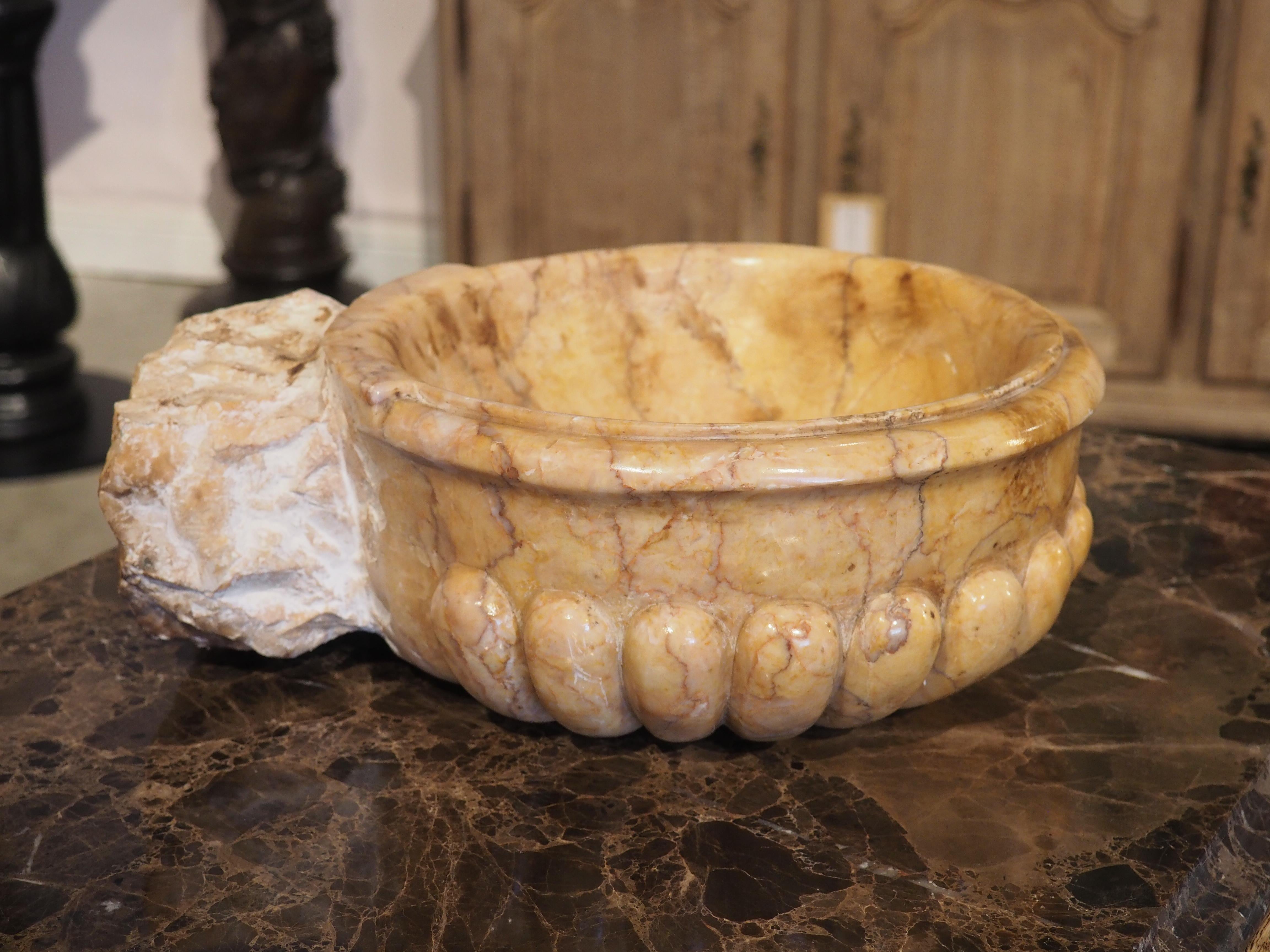 Circular Lobed Marble Font Basin from Italy In Good Condition For Sale In Dallas, TX