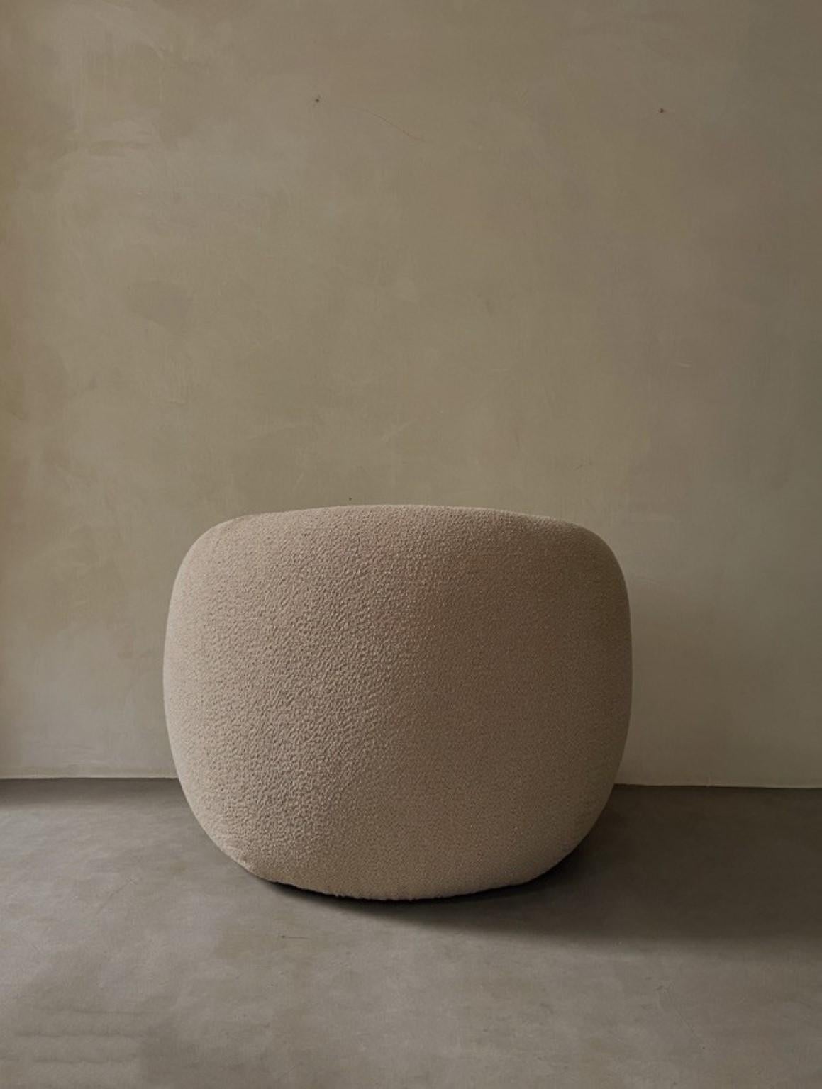 Modern Circular Lounge Chair by Karstudio For Sale