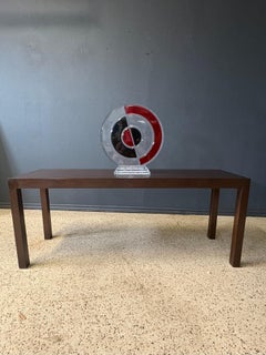 Scultura circolare in lucite di Shlomi Haziza