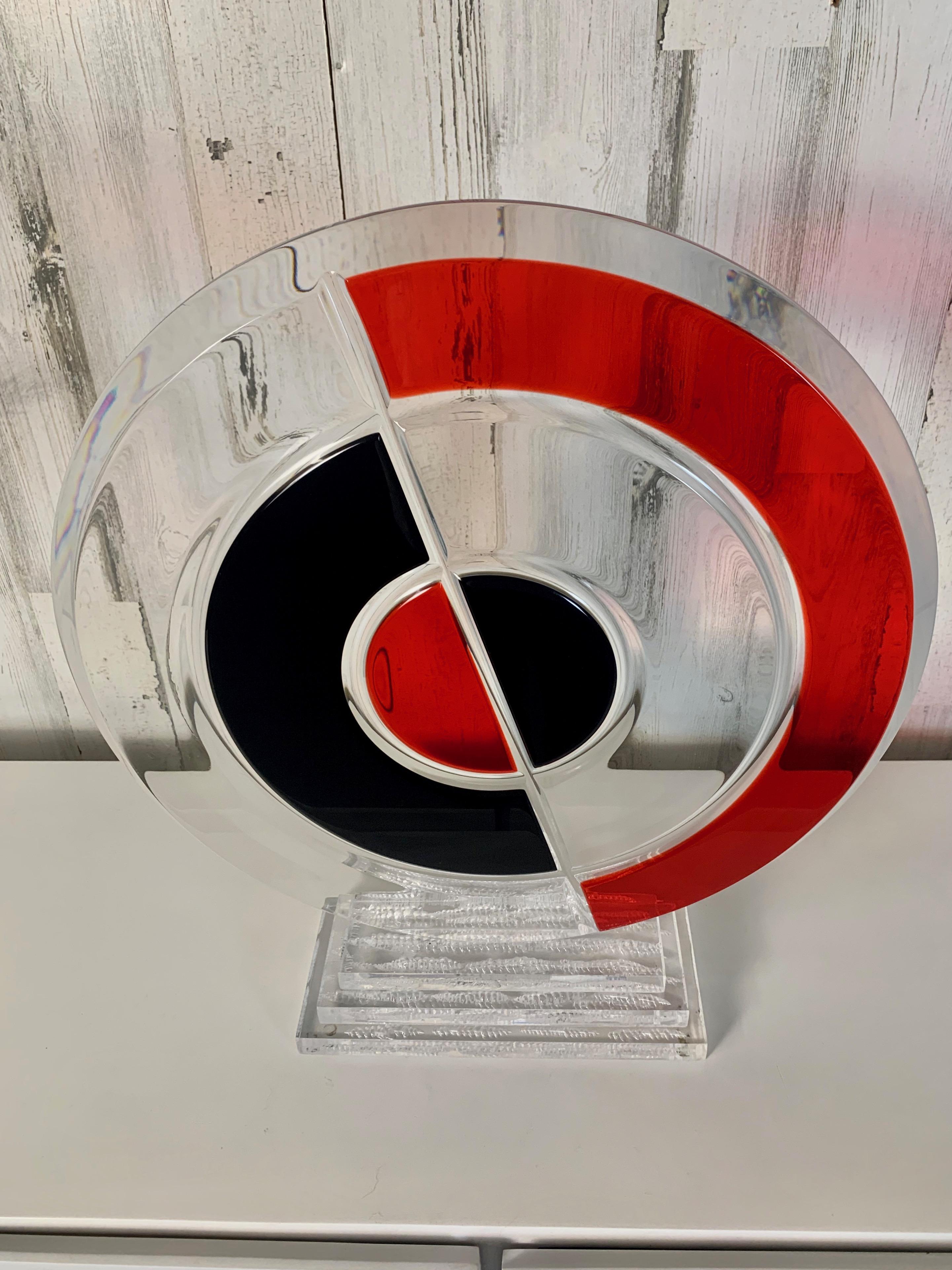 Fine XX secolo Scultura circolare in lucite di Shlomi Haziza in vendita