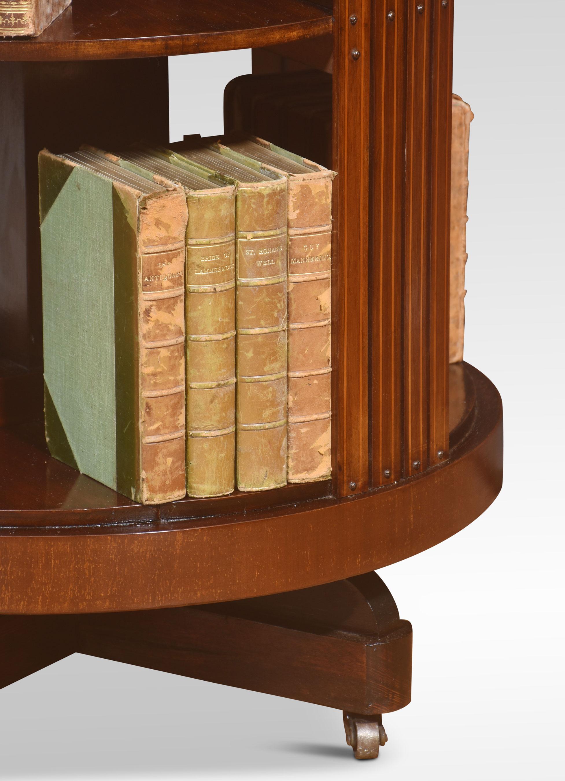 Rundes drehbares Bücherregal aus Mahagoni (20. Jahrhundert) im Angebot
