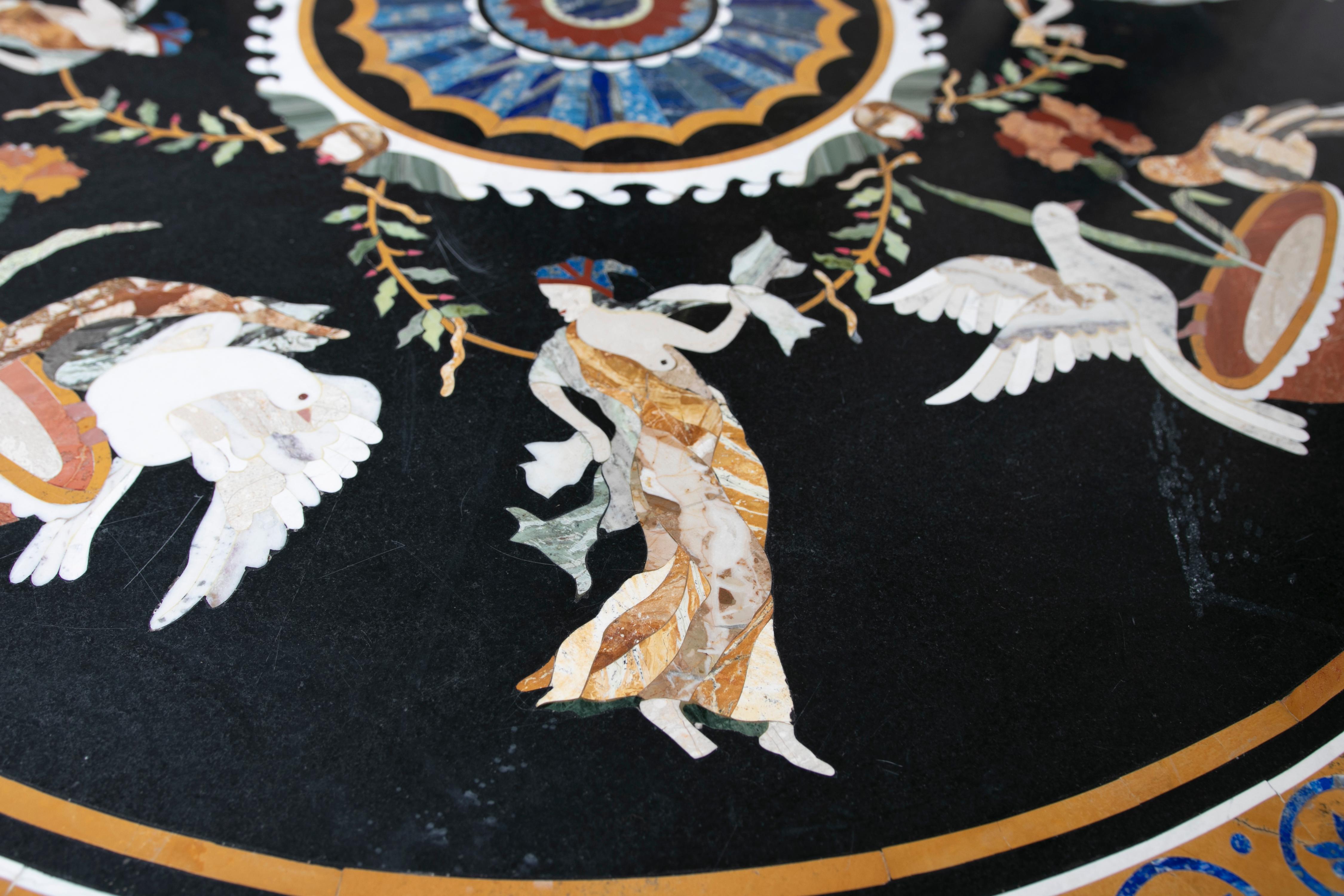 Circular Marble Table Inlaid with Hard Stones of Greek Scenes In Good Condition For Sale In Marbella, ES