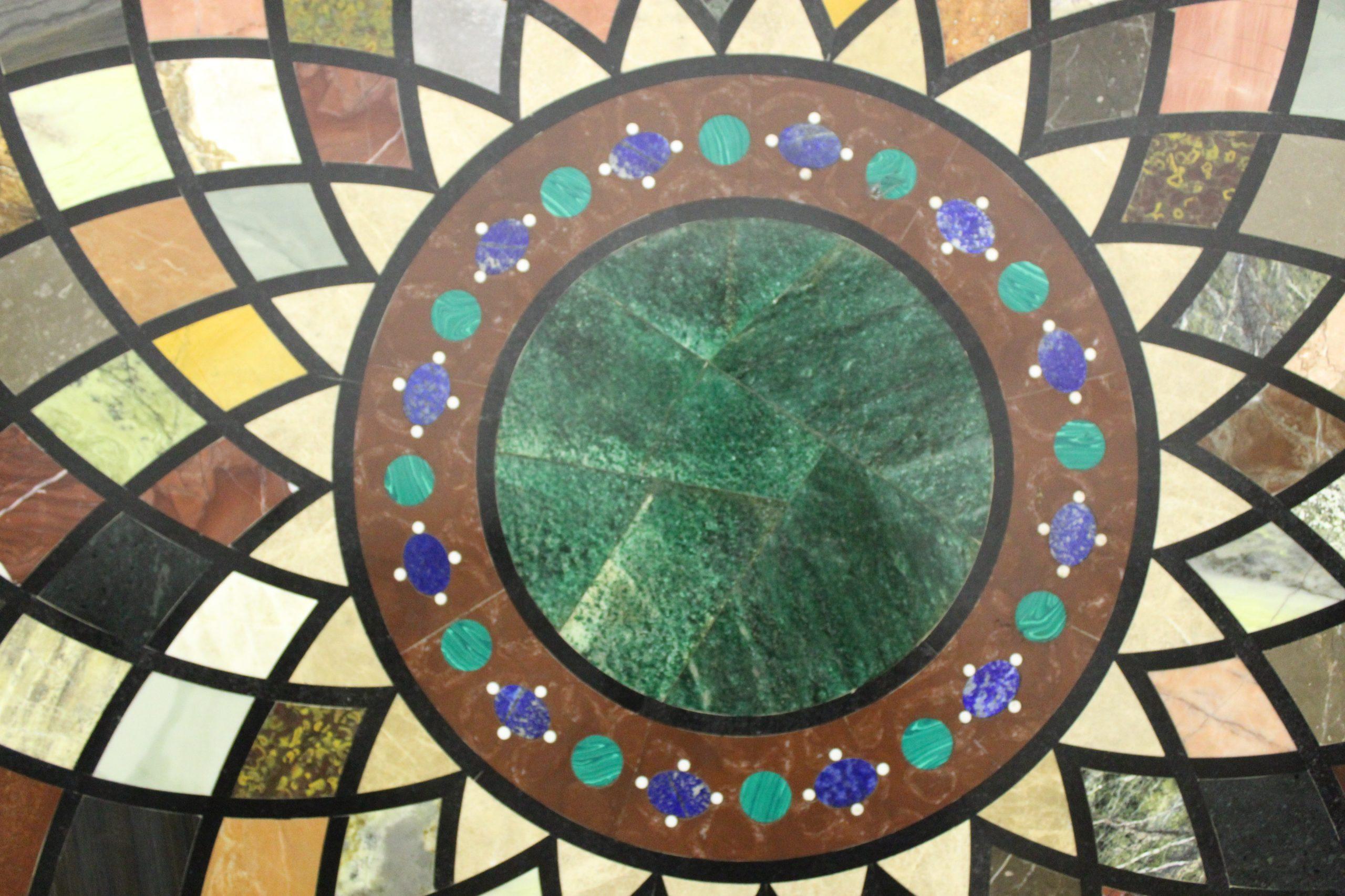 Italian Circular marble top 180 cm For Sale