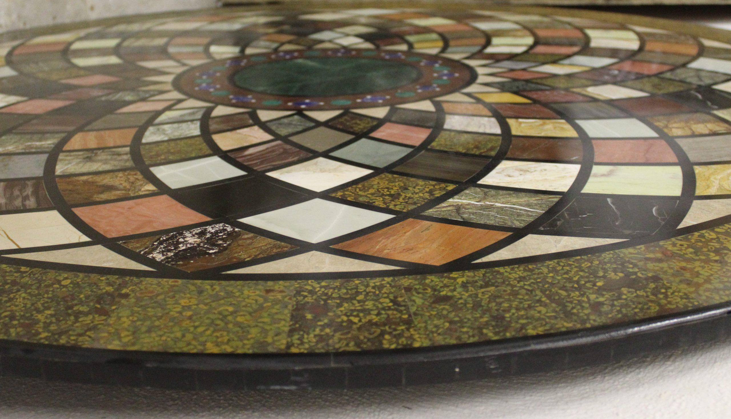 Circular marble top 180 cm In Good Condition For Sale In Rome, IT