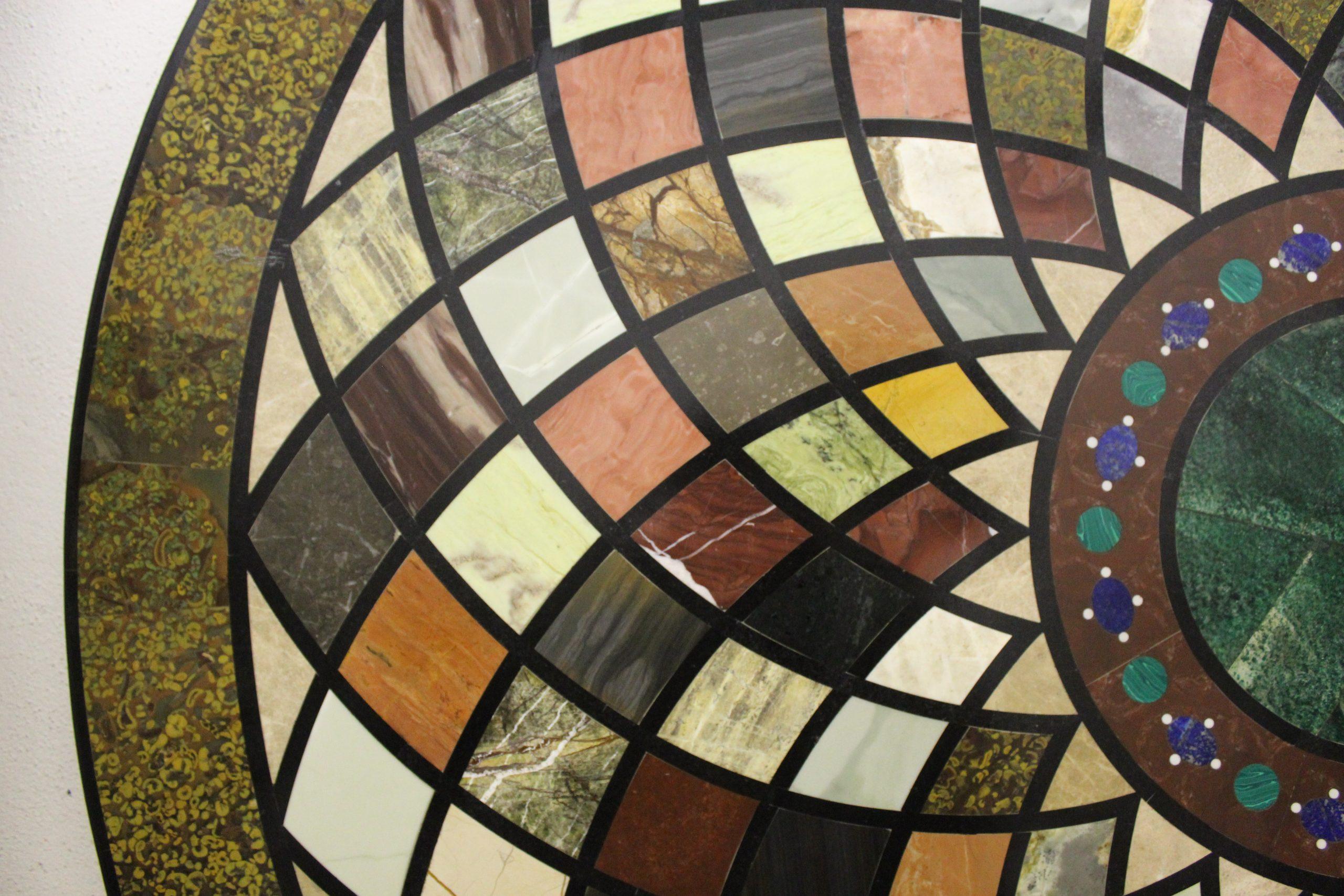 20th Century Circular marble top 180 cm For Sale