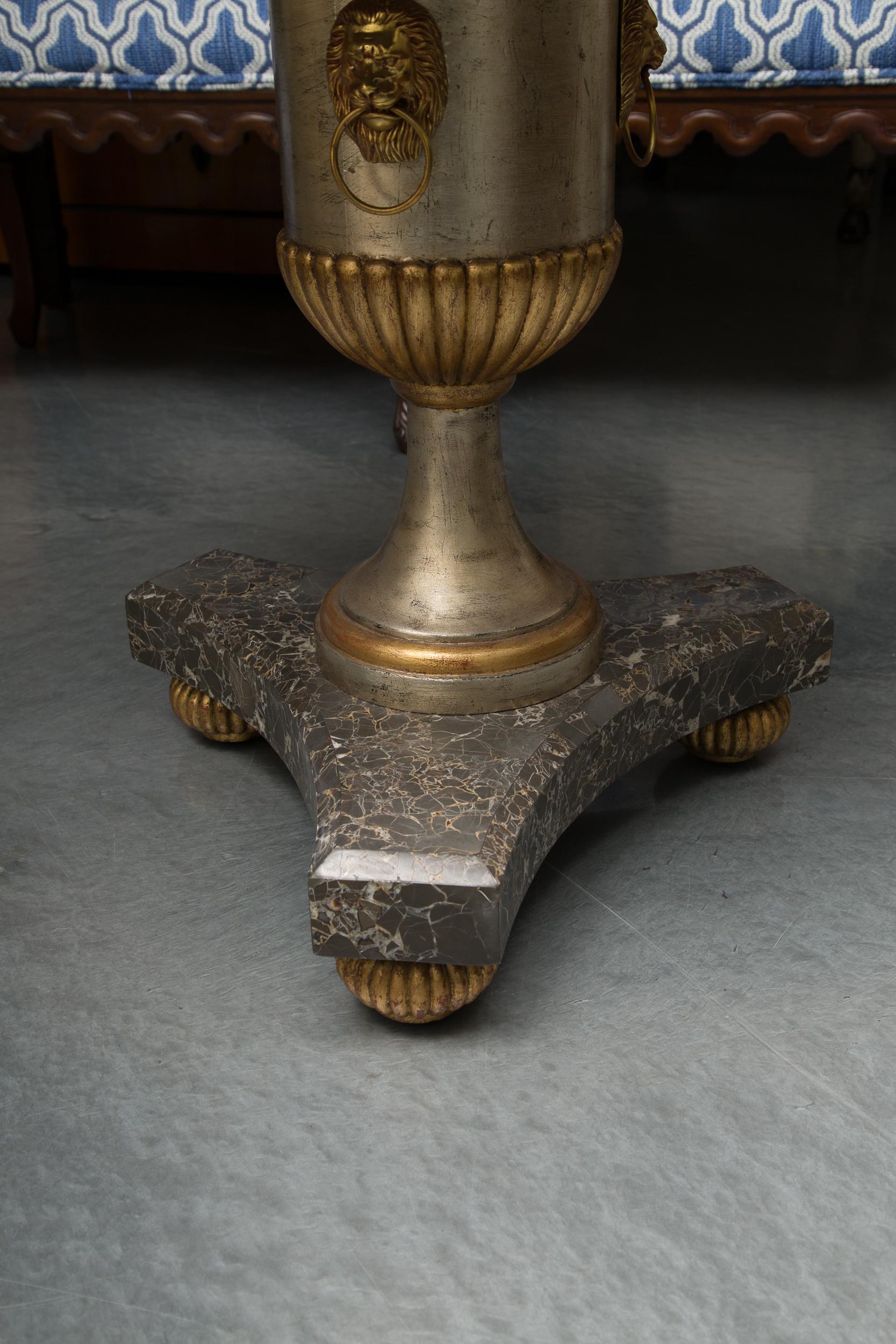 Circular Marble-Top Table on Pedestal Base For Sale 1