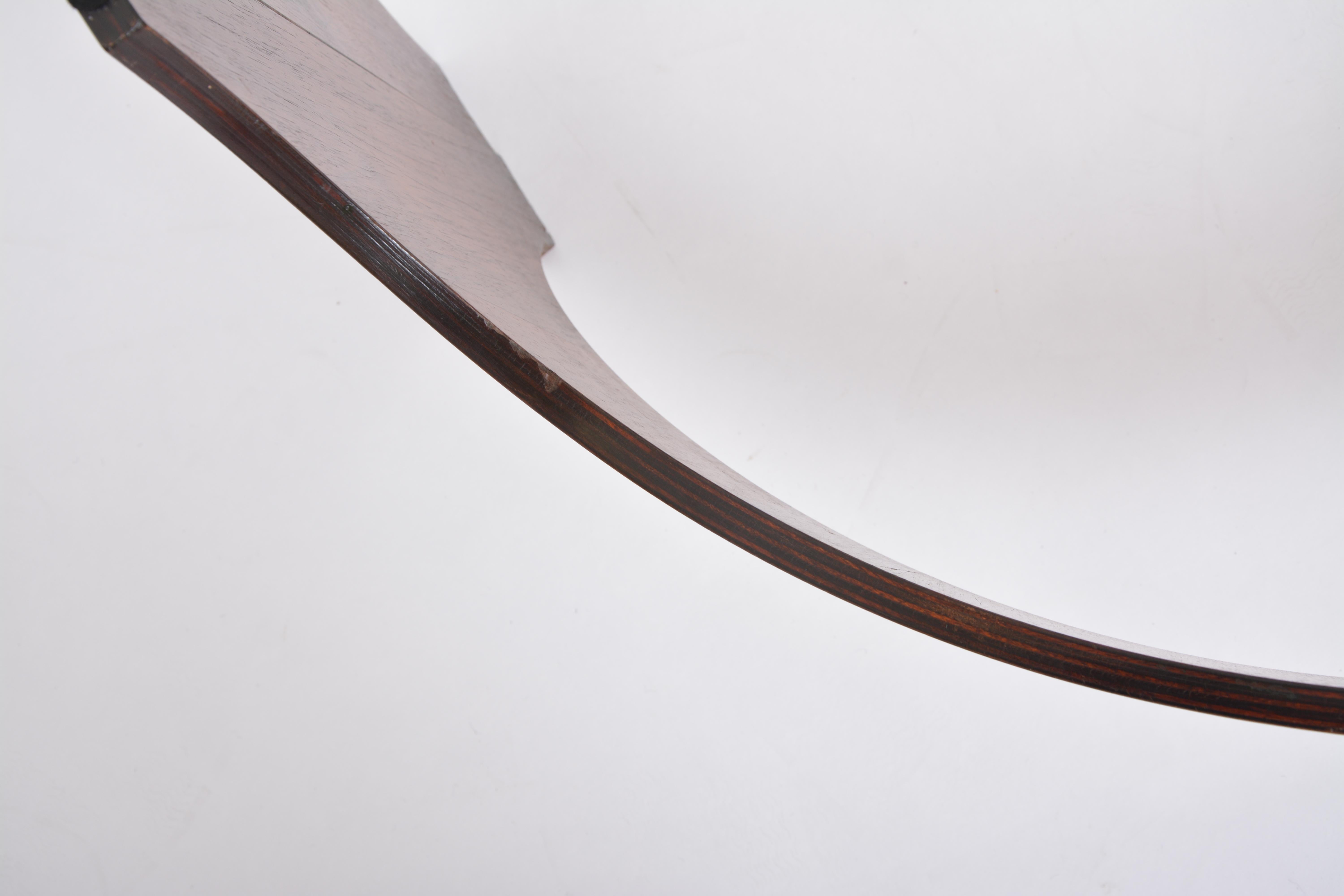 Runder Midcentury Couchtisch mit Holzfuß und Glasplatte 6