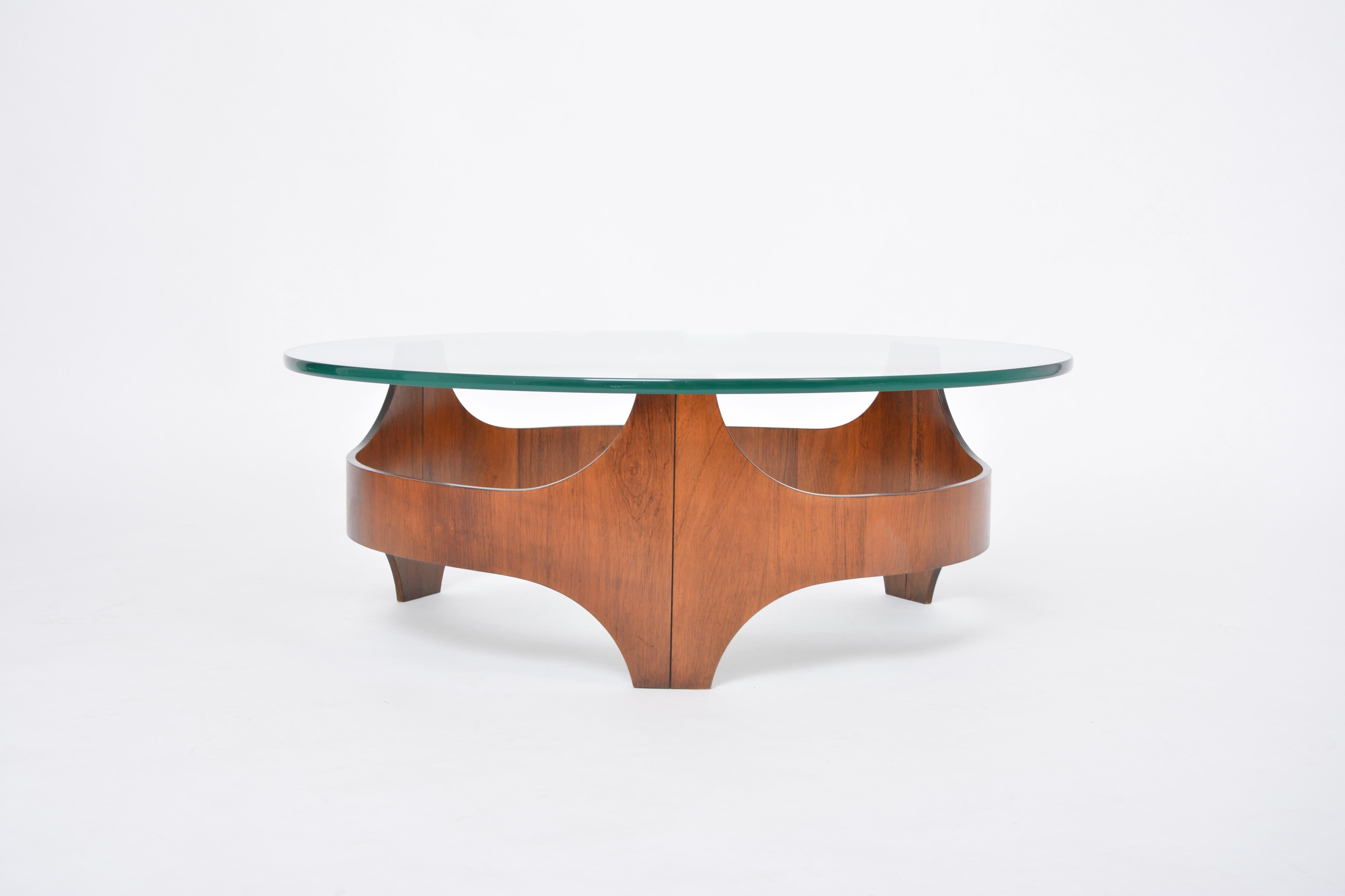 Runder Midcentury Couchtisch mit Holzfuß und Glasplatte (Niederländisch)