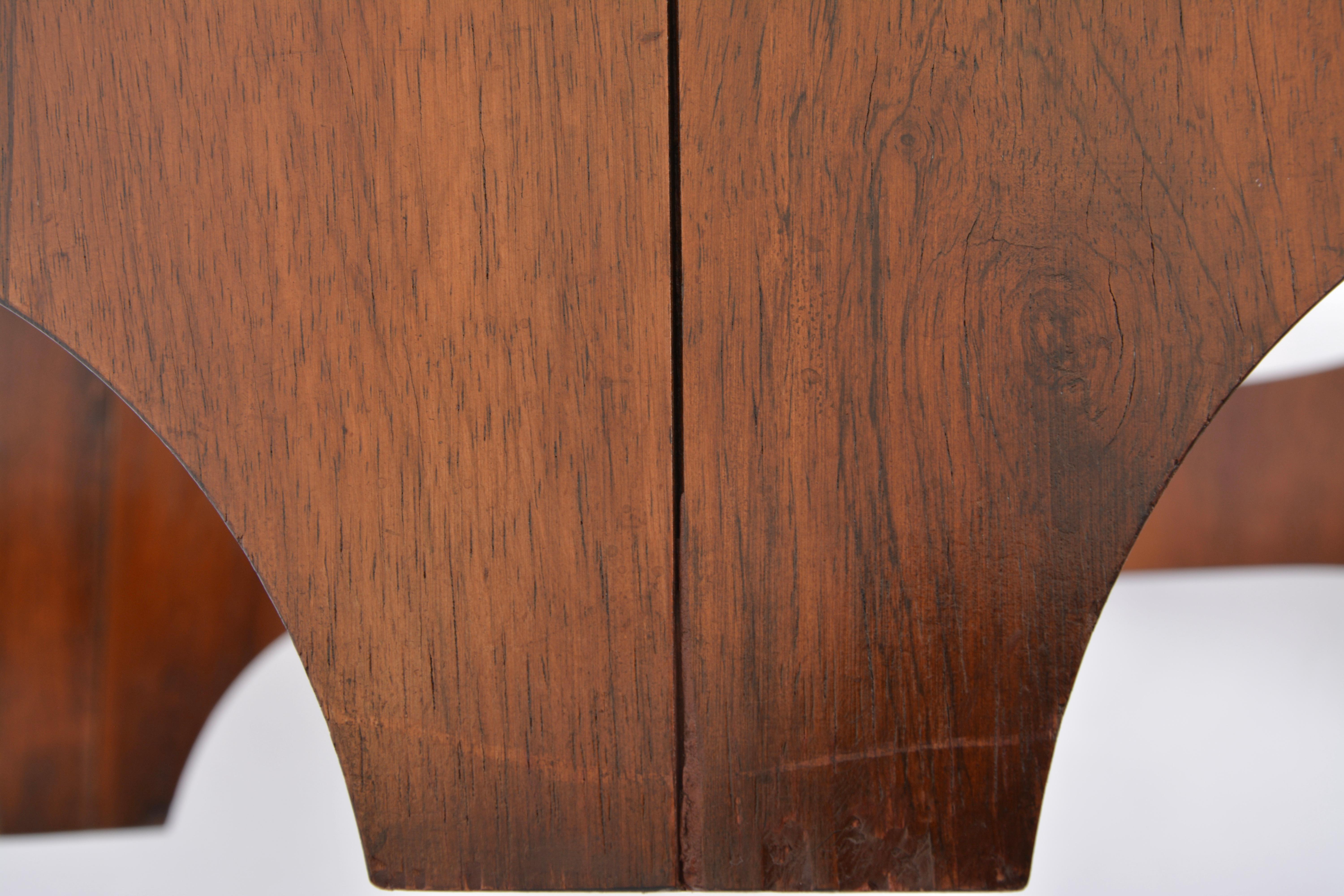 Runder Midcentury Couchtisch mit Holzfuß und Glasplatte 3