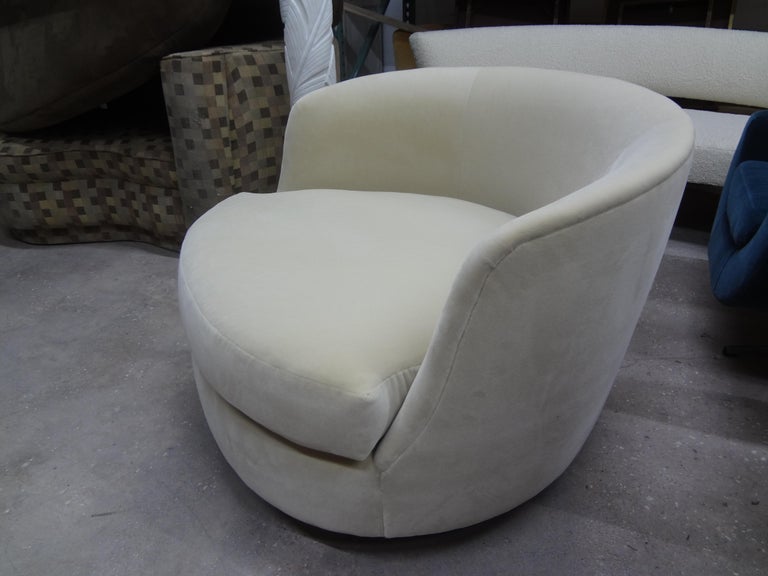 American Circular Milo Baughman for Thayer Coggin Swivel Lounge Chair For Sale