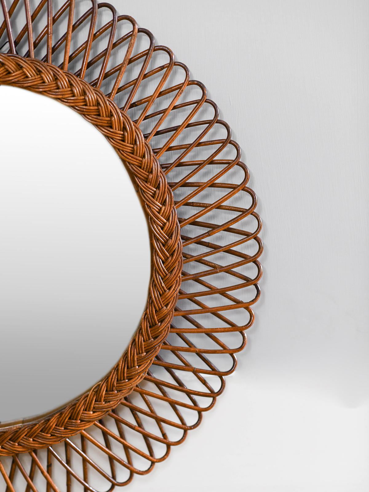 Italian Circular mirror in hand-woven rush, Italy 1970.  Product details  Dimensions: 70 For Sale