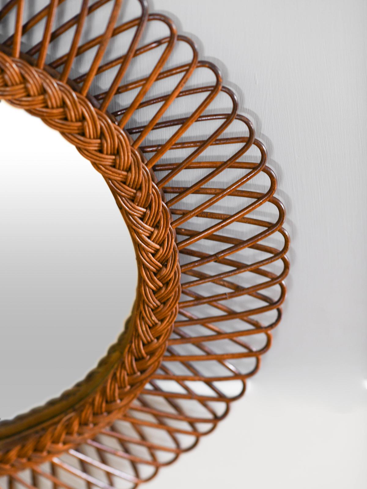 Circular mirror in hand-woven rush, Italy 1970.  Product details  Dimensions: 70 In Good Condition For Sale In Roma, RM