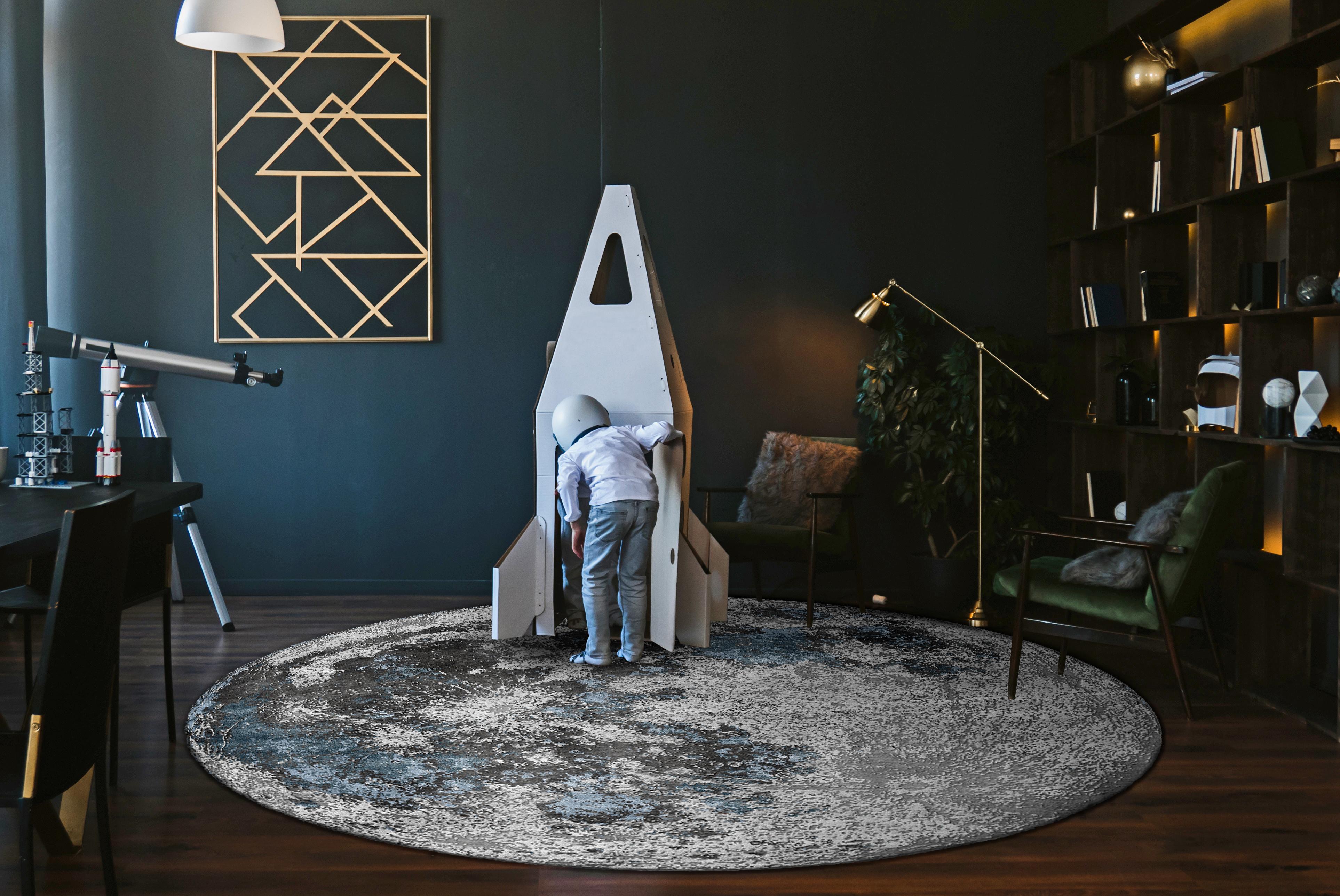Runder Mond Figurativer Teppich Handgeknüpft aus Wolle Indien Runder Teppich Design Italien im Angebot 2