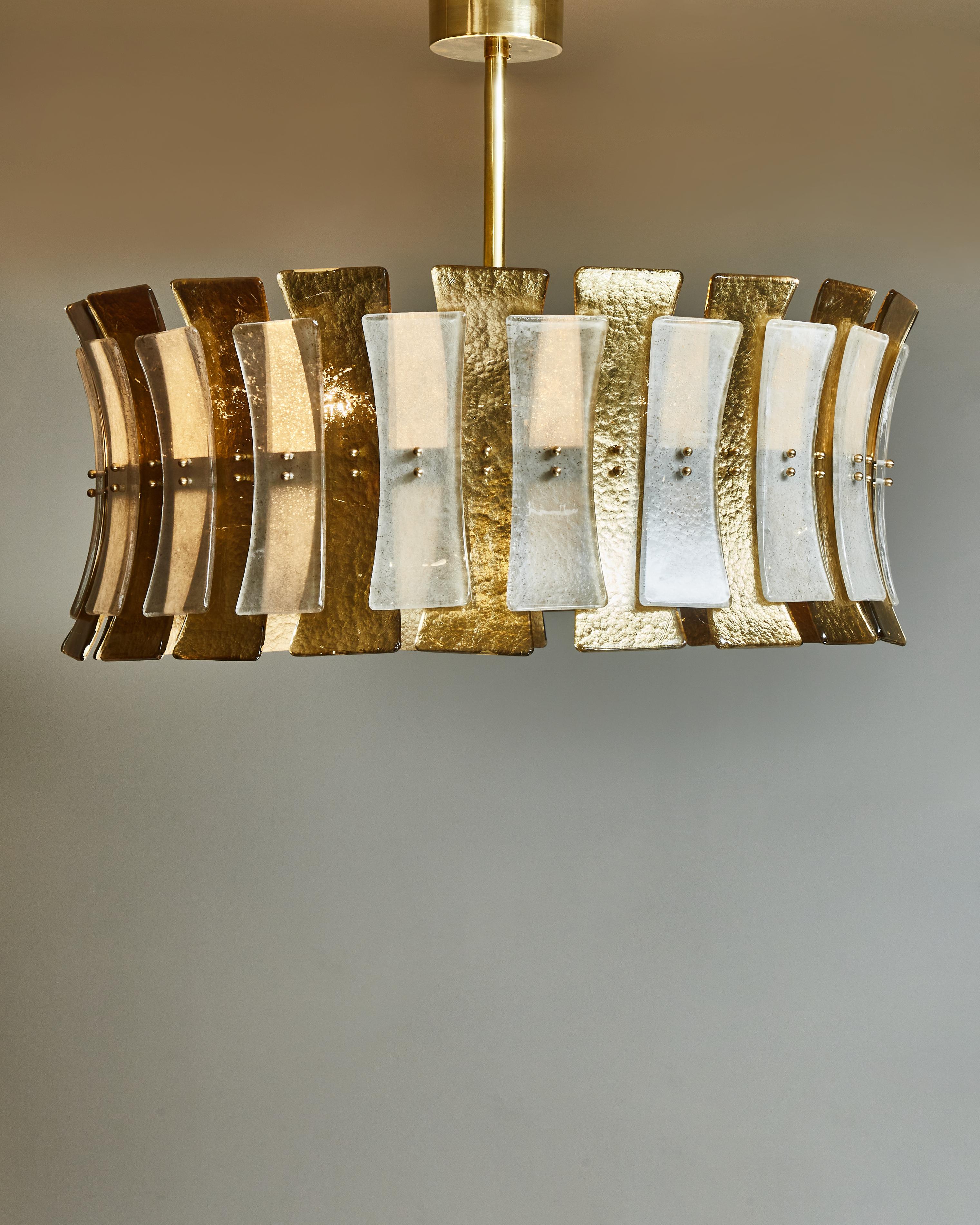 Modern Circular Murano Glass Chandelier with Gold Accents For Sale