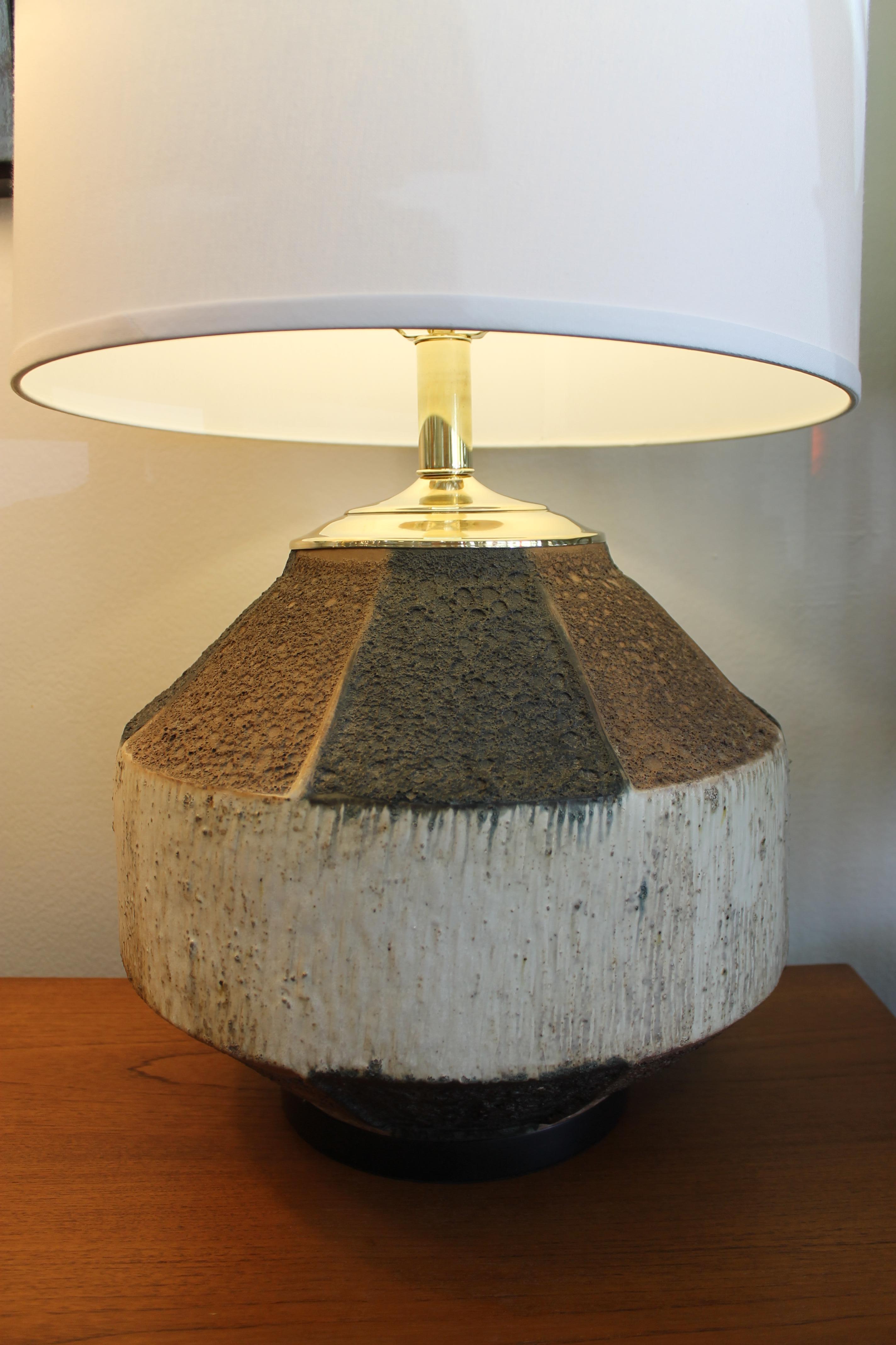 Mid-Century Modern Circular Octagon Pattern Ceramic Lamp For Sale