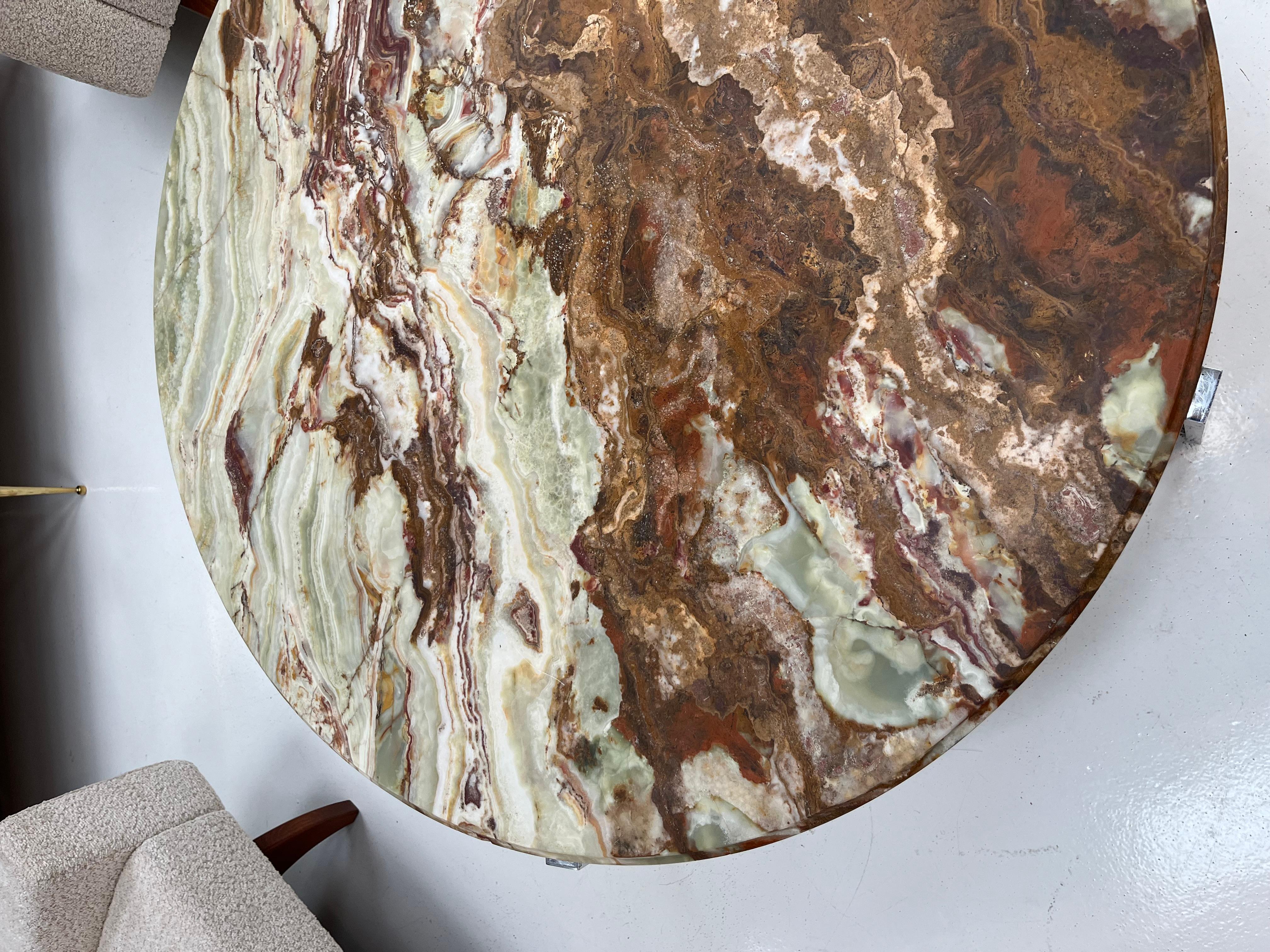 Table basse circulaire en onyx avec structure en acier, Italie en vente 3