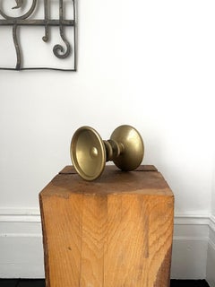 Runder Türgriff zum Drücken und Ziehen aus Messing, Mitte des 20. Jahrhunderts, England